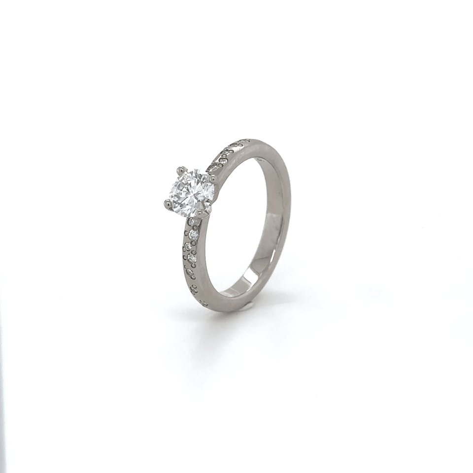 Solitaire Starburst mattiert - PdWg - Stehend.gif