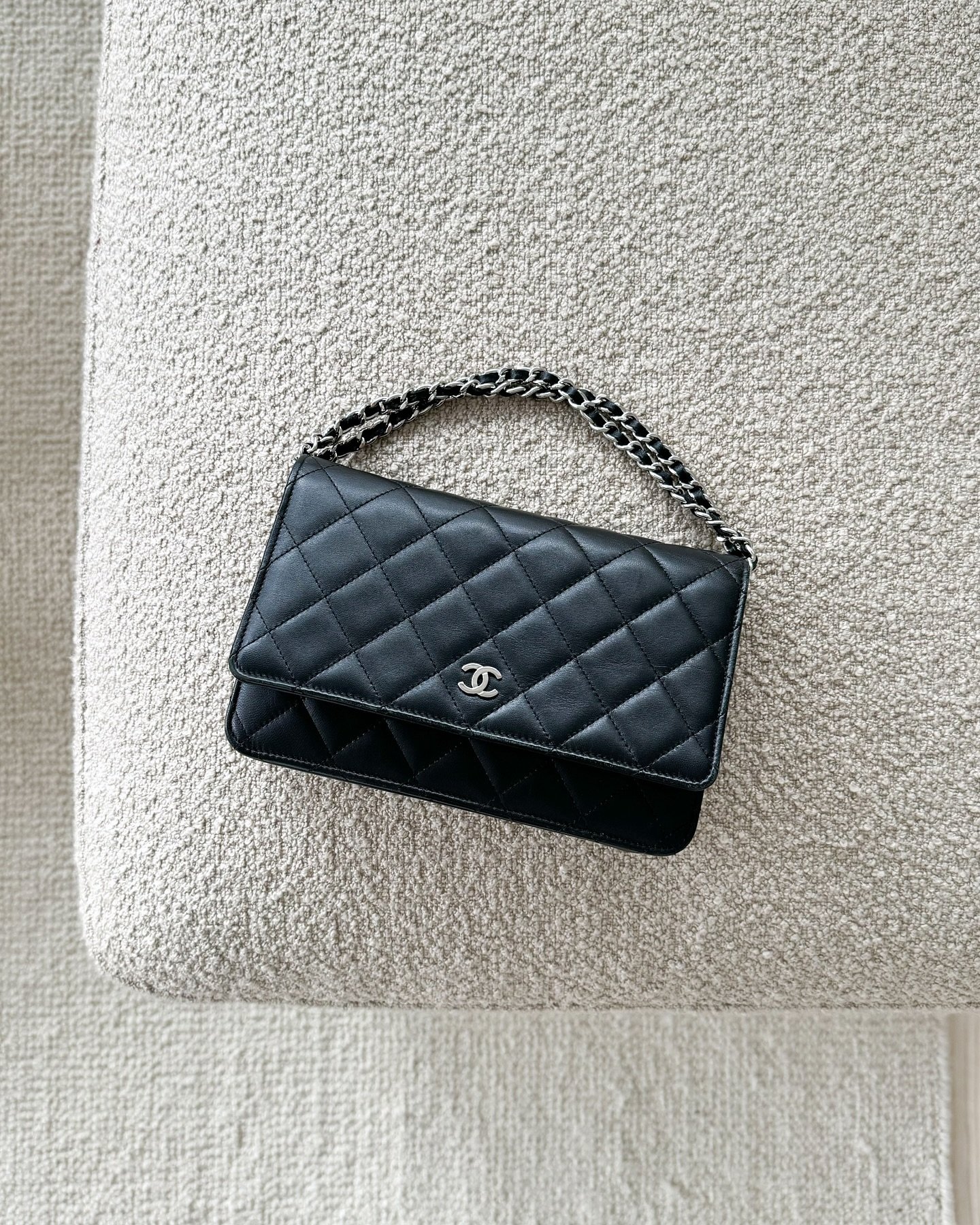 Upea CC Wallet On Chain, Lambskin + SHW.
Hinta: 3100euroa