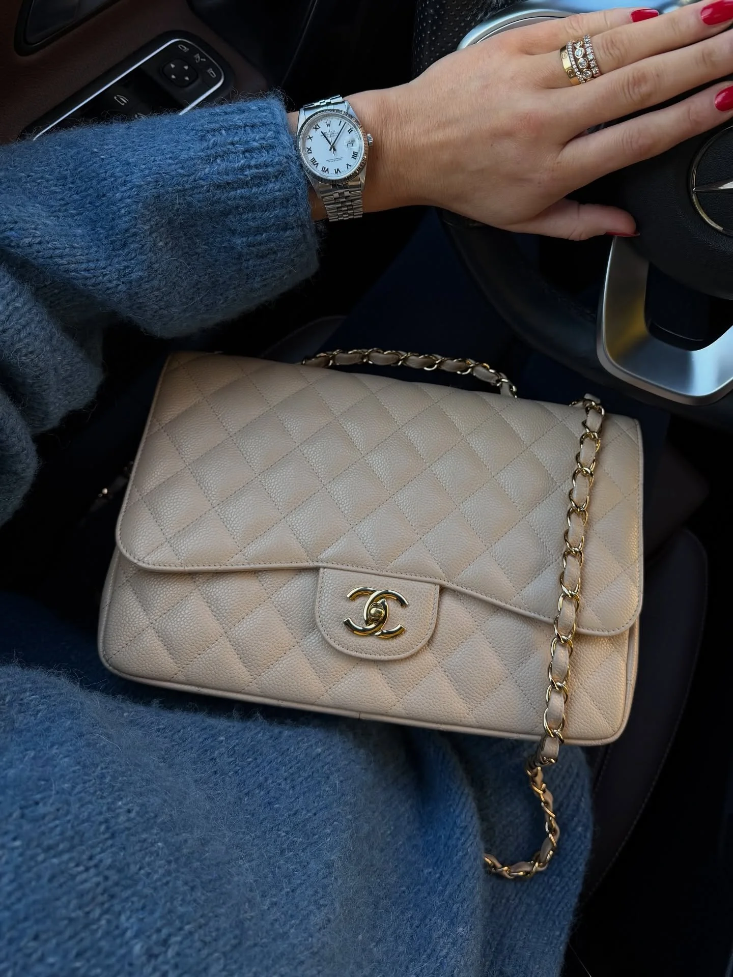 Myynniss&auml;!💛
Upea Jumbo Single Flap Bag, Beige Caviar + GHW.
Hinta: 4800euroa