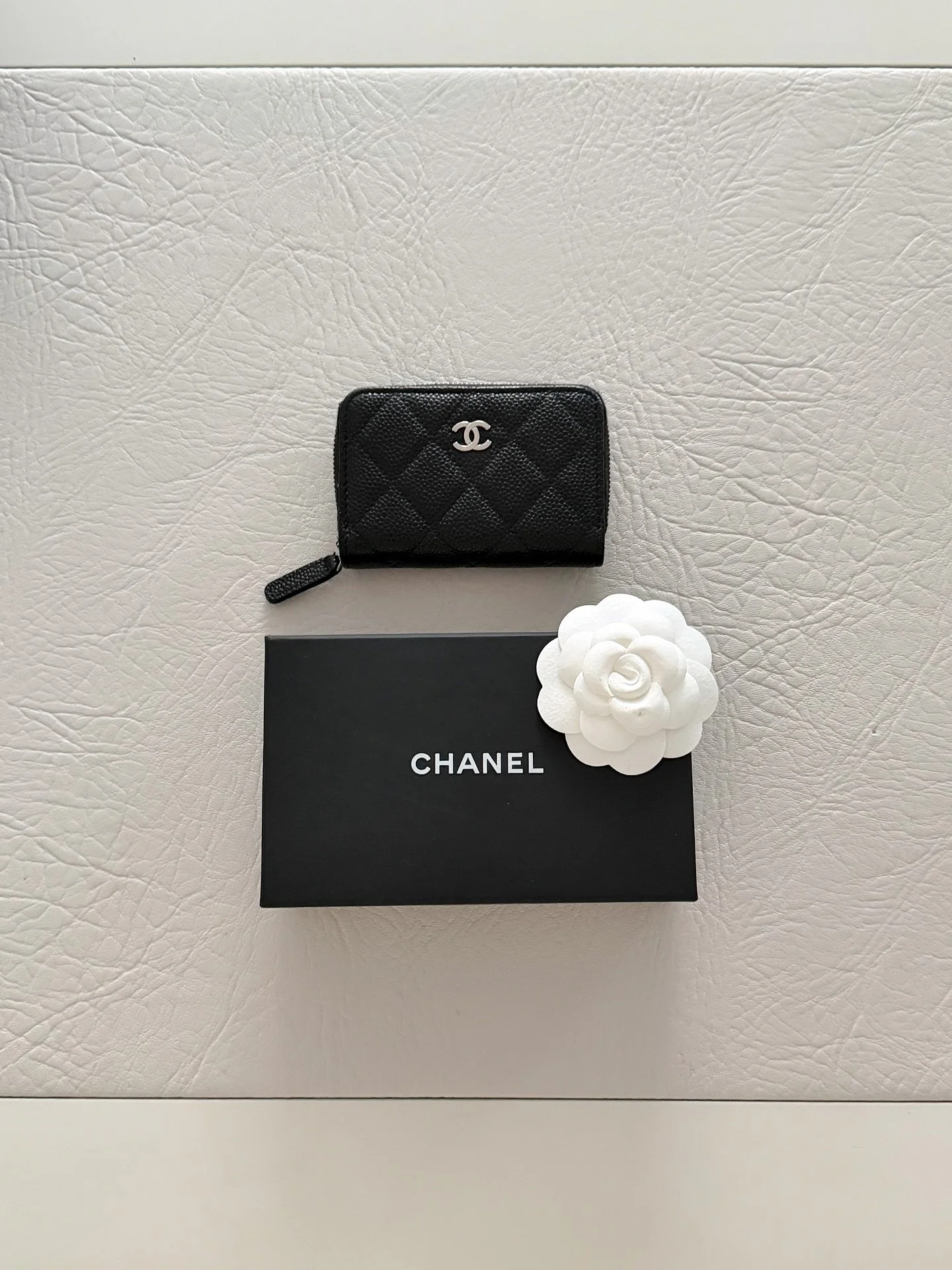 Myynniss&auml;!🖤
Upea CC Card Wallet, Black Caviar + SHW. 
Hinta: 550euroa