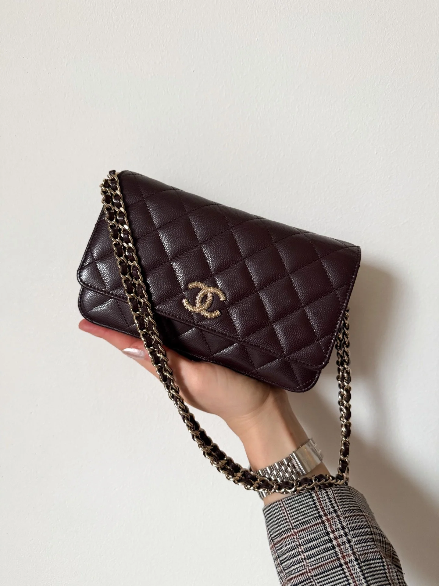 Myynniss&auml;!🤎
Uudenveroinen CC Wallet On Chain, Brown Caviar + GHW. 
Hinta: 3800euroa