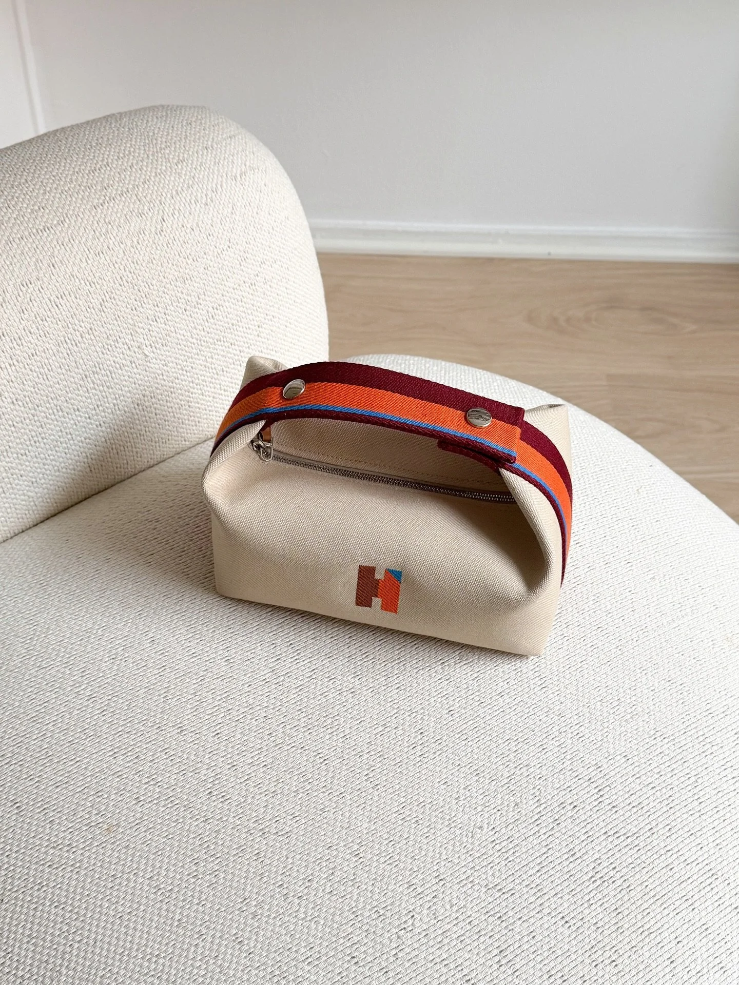 Myynniss&auml;!💛
Uudenveroinen Herm&egrave;s Bride a Brac Case.
Hinta: 490euroa