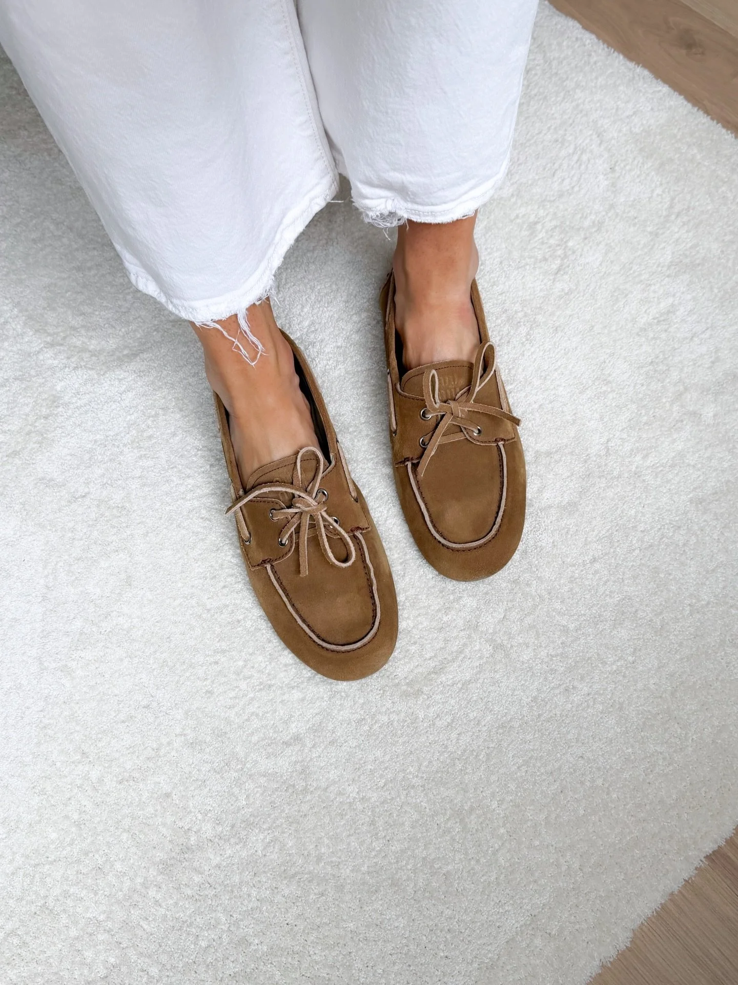 Myynniss&auml;!🤎
Uudenveroiset Miu Miu Loafers, 40.
Hinta: 490euroa