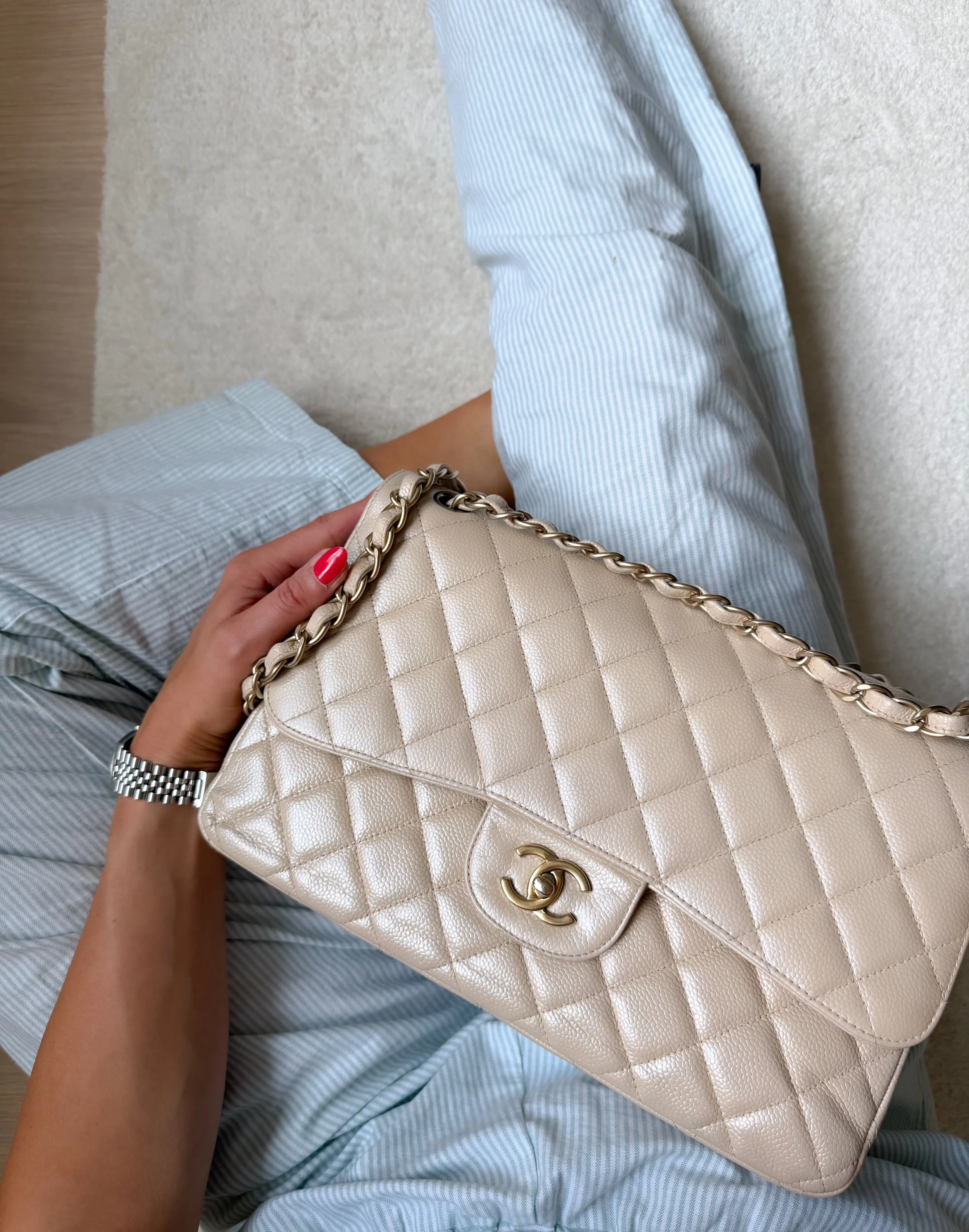 Myynniss&auml;!🤍
Upea Chanel Jumbo Flap Bag, Pearl Beige + GHW.
Hinta: 3200euroa