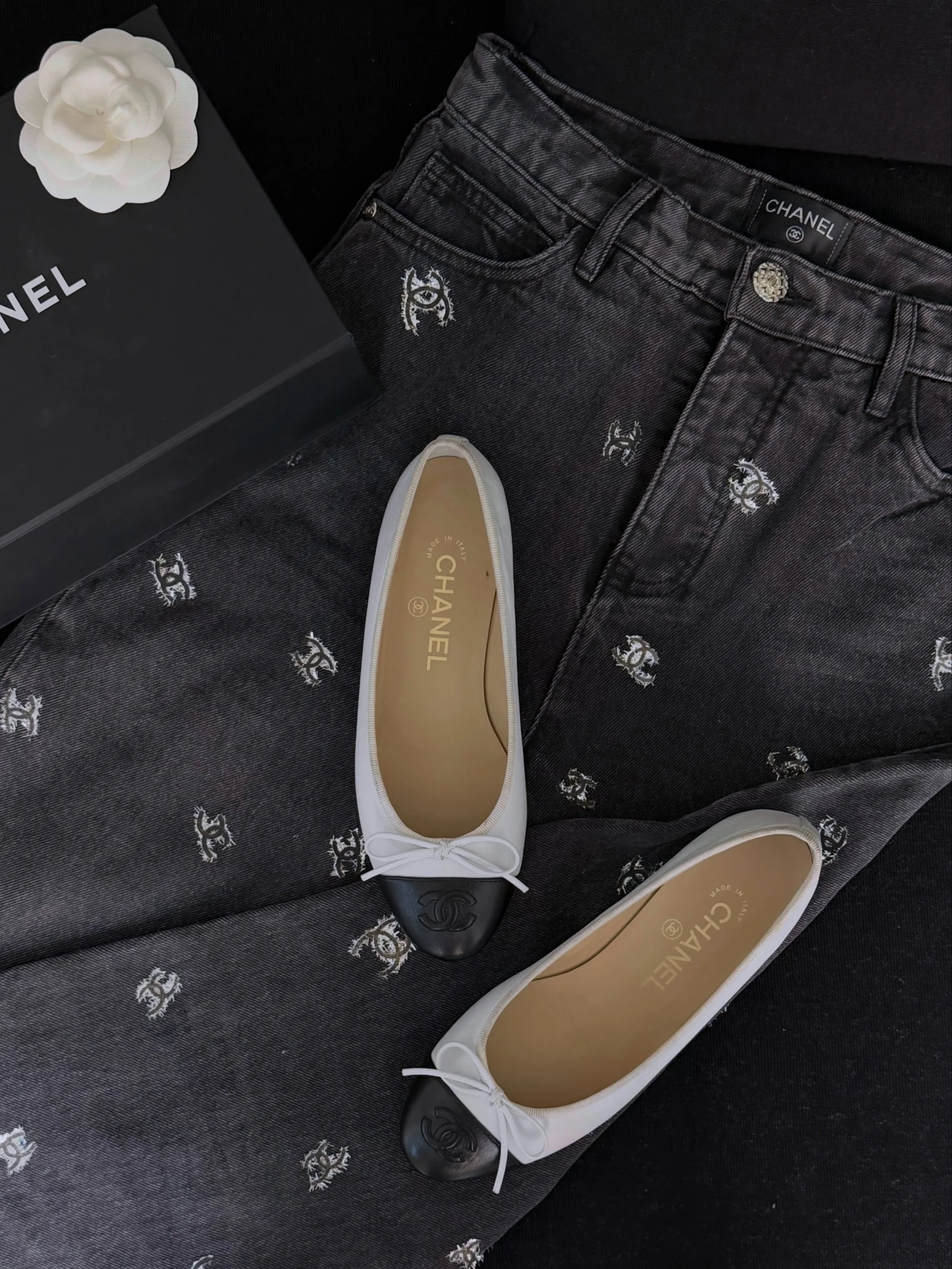 Myynniss&auml;!🤍🖤
Upeat CC Ballet Flats, 36,5.
Hintq: 490euroa