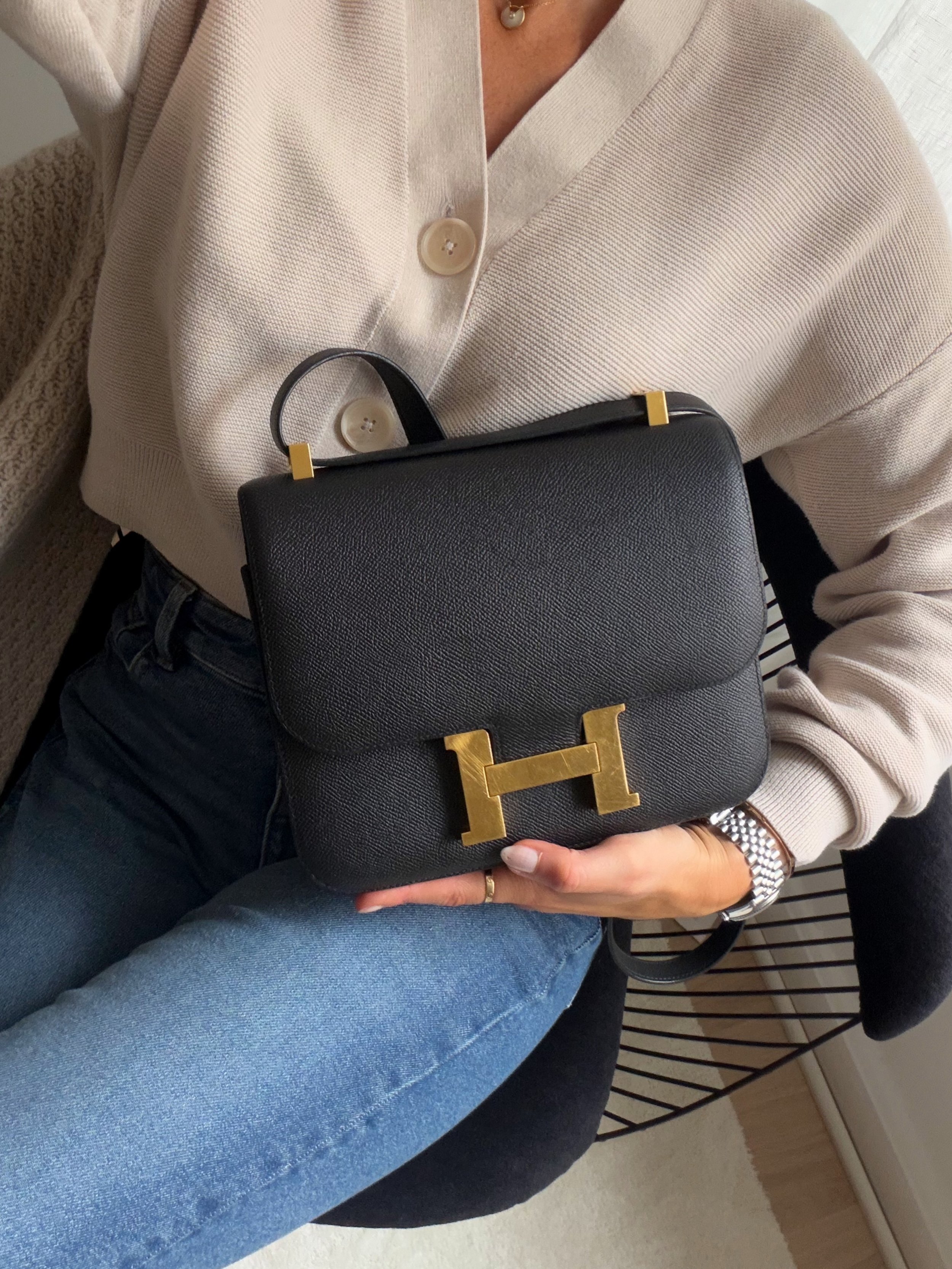Myynniss&auml;!🖤
Upea Herm&egrave;s Contance 24, Black Epsom + GHW.
Hinta: 6500euroa
