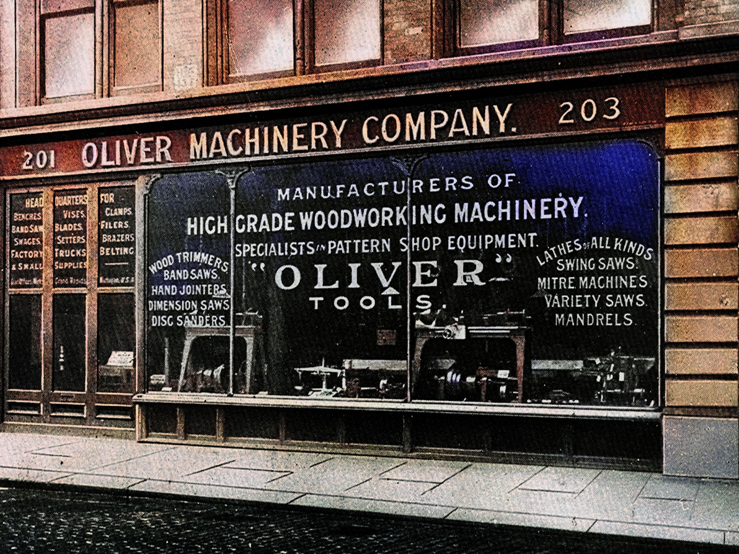 OLIVER__LS__4X3__16X12__01__FULL__2500.jpg