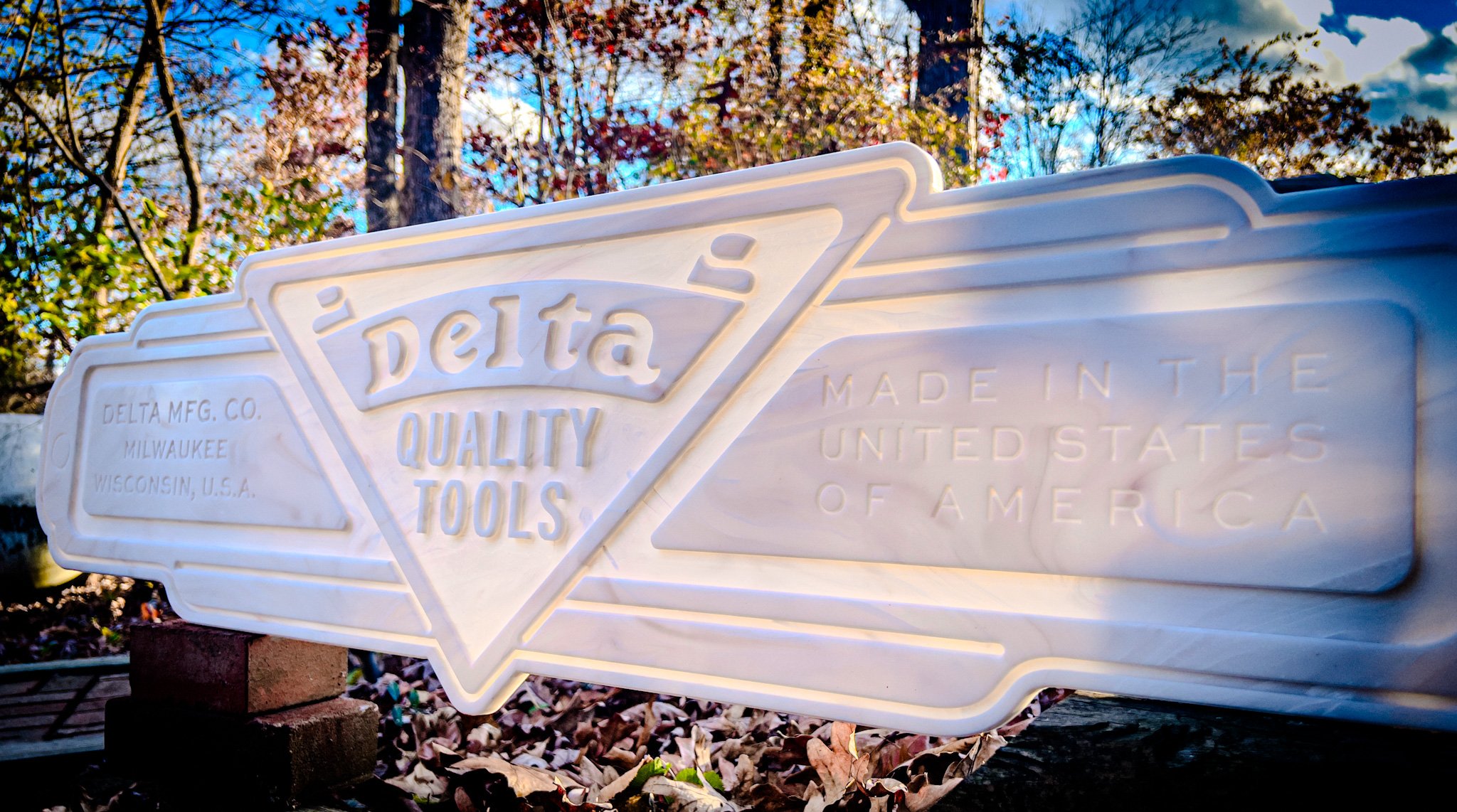 MrSawdust__Signs__Emblems__Delta__ArtDecoBadge_38.jpg