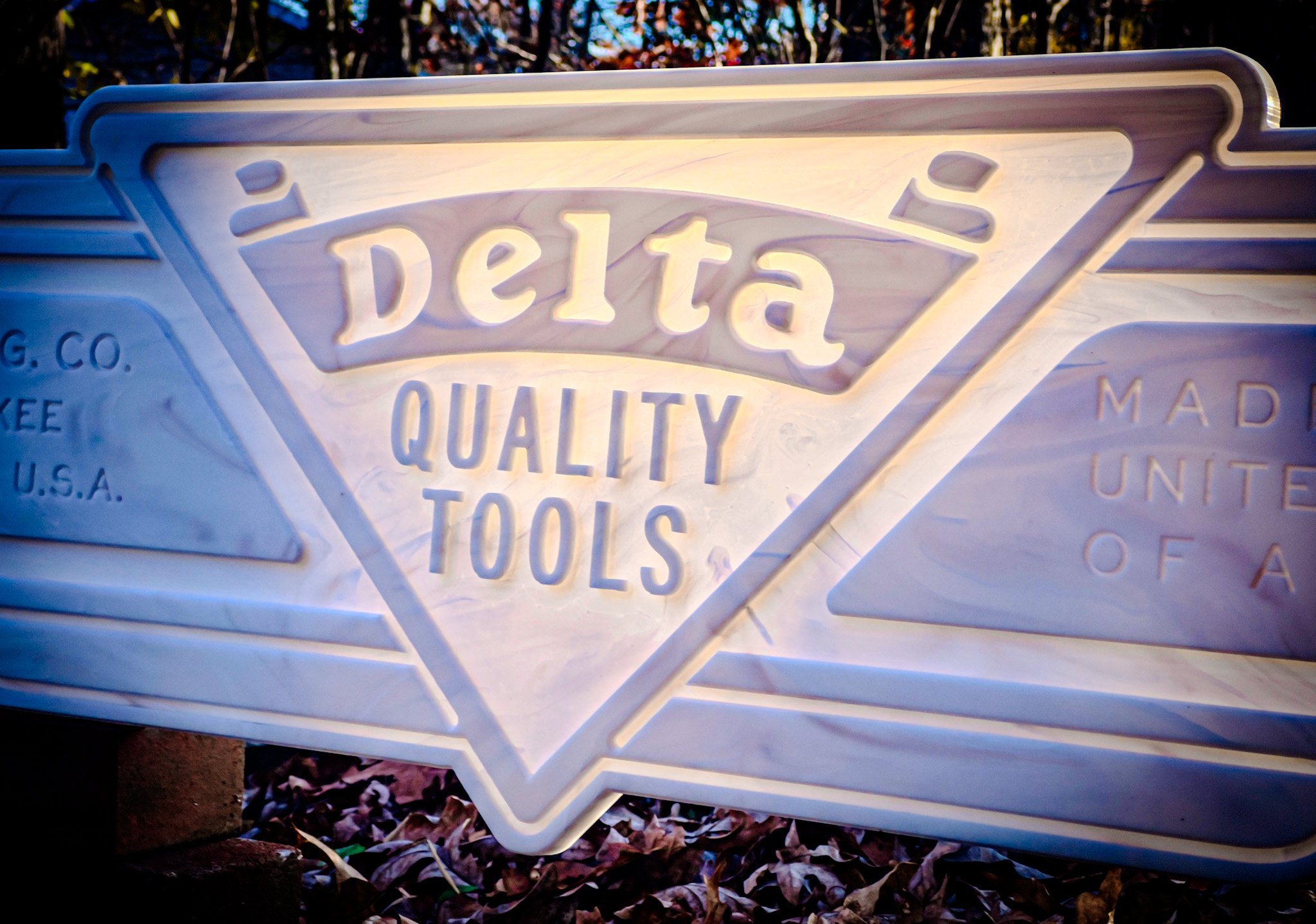 MrSawdust__Signs__Emblems__Delta__ArtDecoBadge_25.jpg