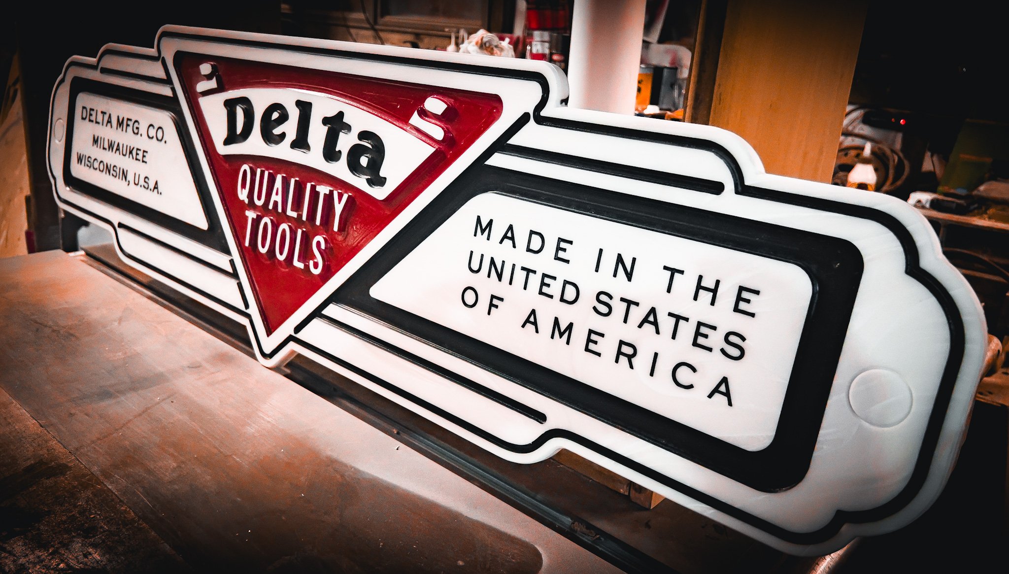 MrSawdust__Signs__Emblems__Delta__ArtDecoBadge_63.jpg