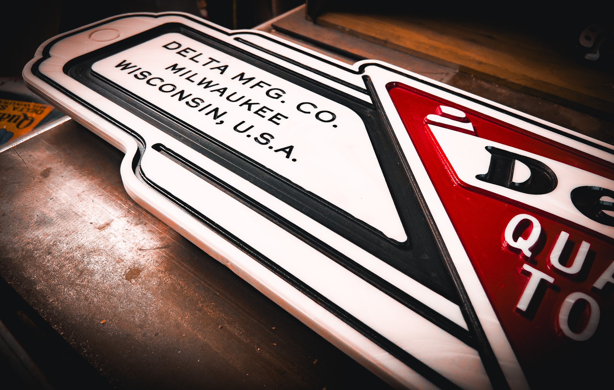 MrSawdust__Signs__Emblems__Delta__ArtDecoBadge_56.jpg