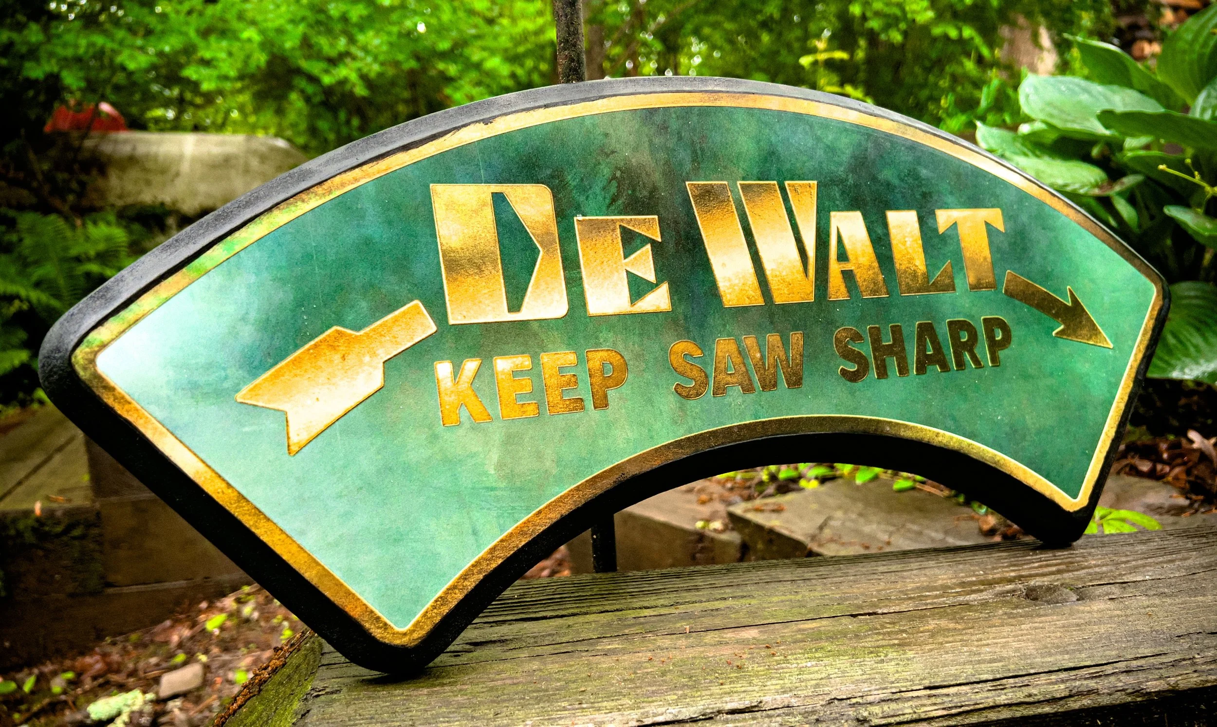 DeWalt — "Keep Saw Sharp" Guard Emblem Green (Mounted Print)