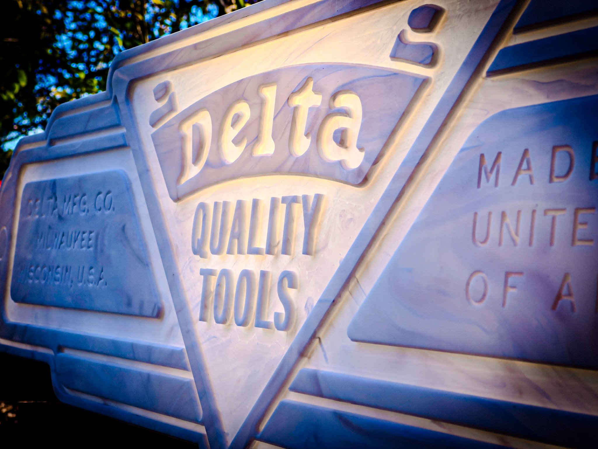 MrSawdust__Signs__Emblems__Delta__ArtDecoBadge_28.jpg