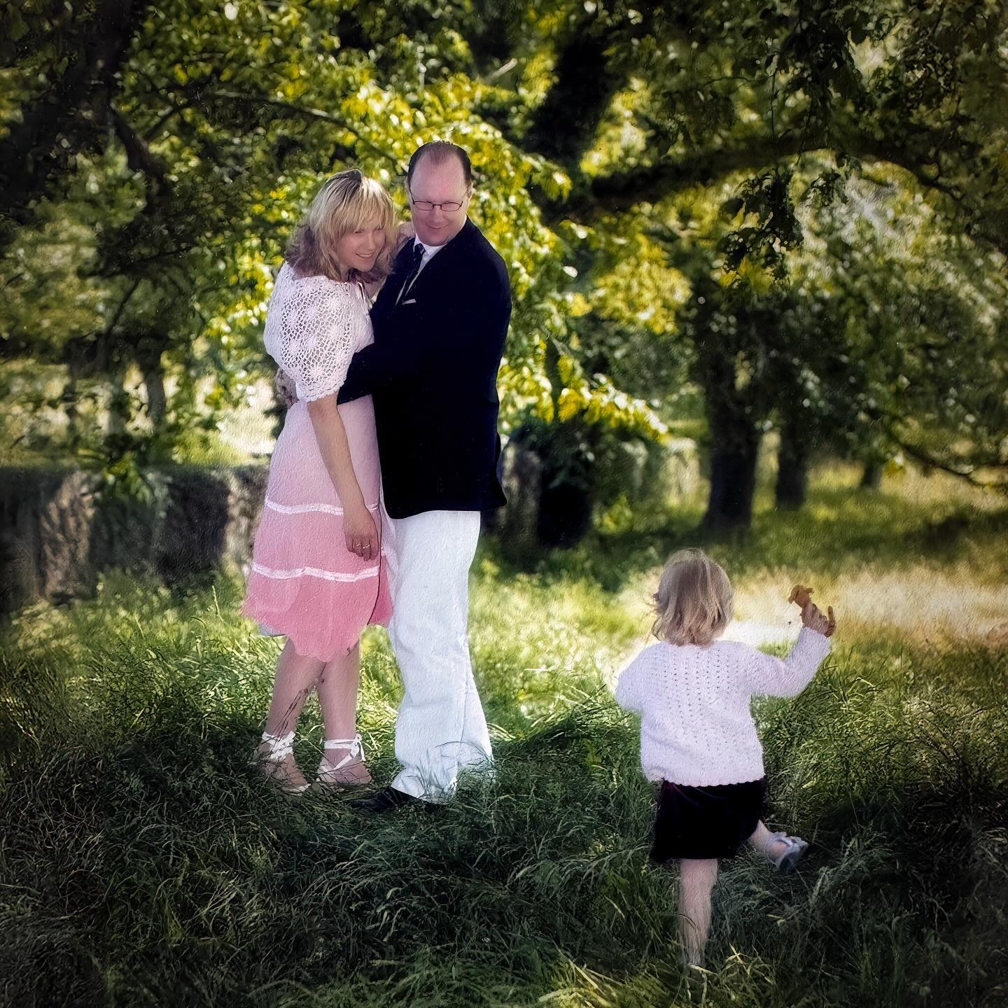 Idag firar vi v&aring;r 19-&aring;riga br&ouml;llopsdag. Tacksam f&ouml;r varje &ouml;gonblick vi har delat tillsammans. ❤️