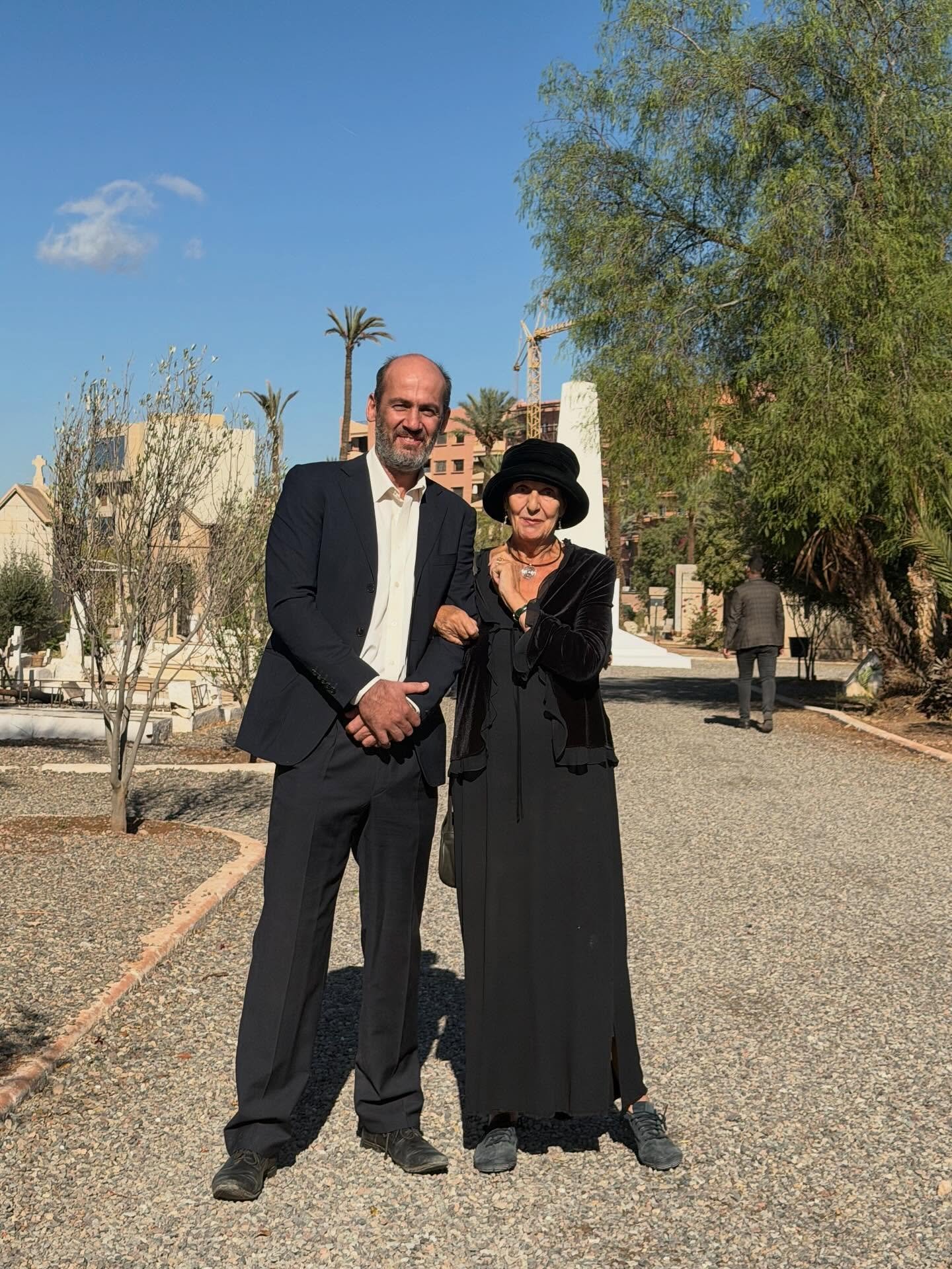 Susan and Charles met Madi Williams when they arrived in Marrakech in 2008. She remained a good friend and a loyal supporter of the refuge. Susan had lunch with her last Thursday when they had to deal with a professional matter. It was a wonderful ex