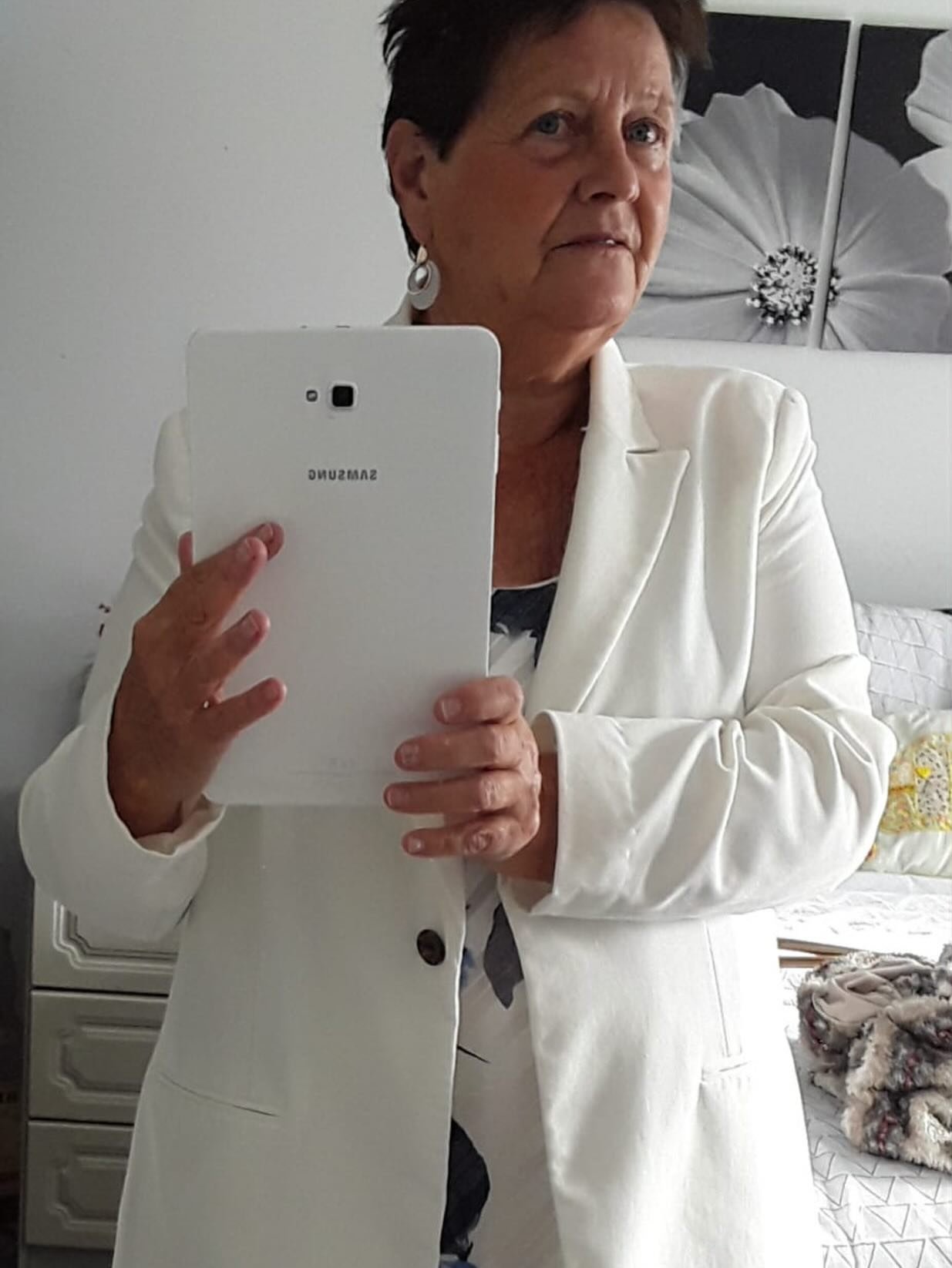 Janice, who is on Facebook as Jay Greene, is a wonderful person who knits our donkeys for sale in the UK. She has just paid another &pound;300 into our bank account and that brings the total that she has made from this incredible commitment to &pound