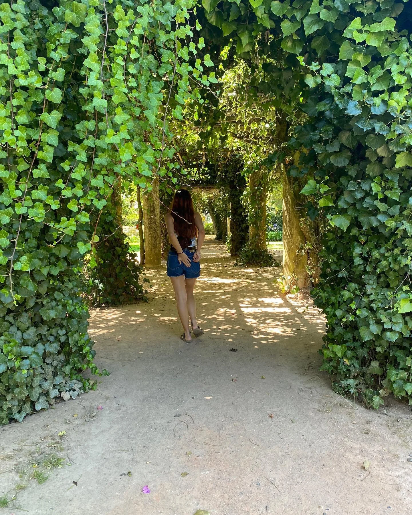 The botanical gardens and museum in Caldas are dreamy ❤️ Caldas Da Rainha is a 12 min drive from the Farmhouse. It&rsquo;s a town of creatives with an incredible daily market to get all your seasonal veggies 🌽 📸 @johannamarie22