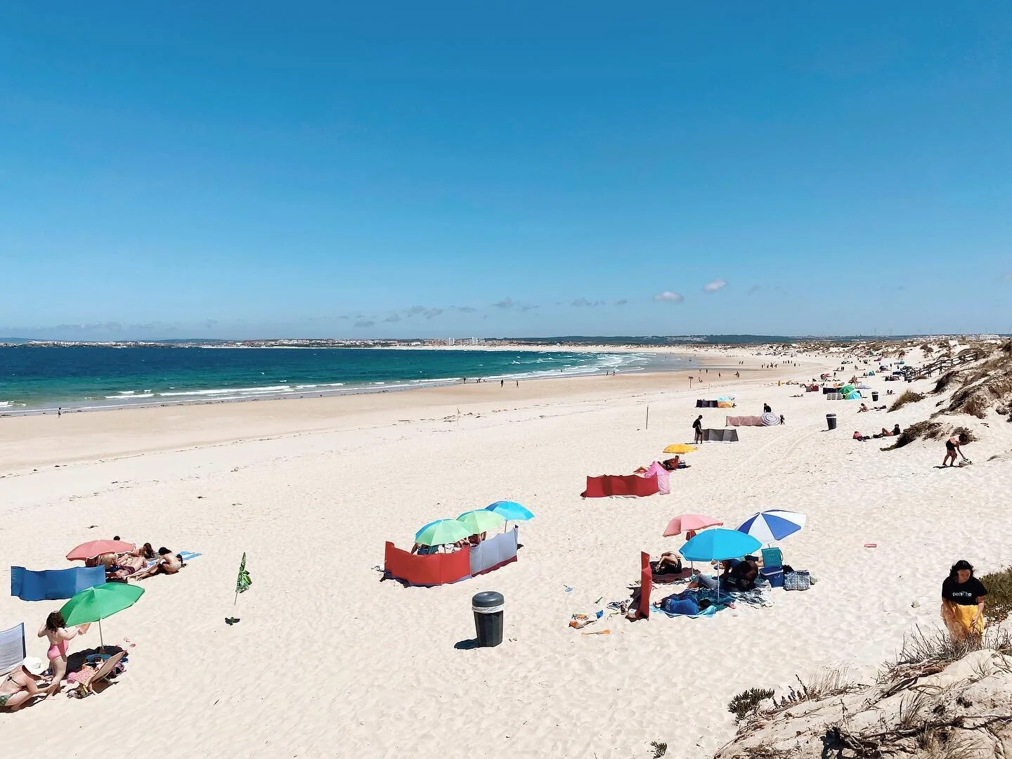 Yes please! Sunny days down in Peniche yesterday ☀️ Beautiful beach just 30mins from the Farmhouse. #portugaldreaming #casadanossavida #farmhouseportugal #praiapeniche