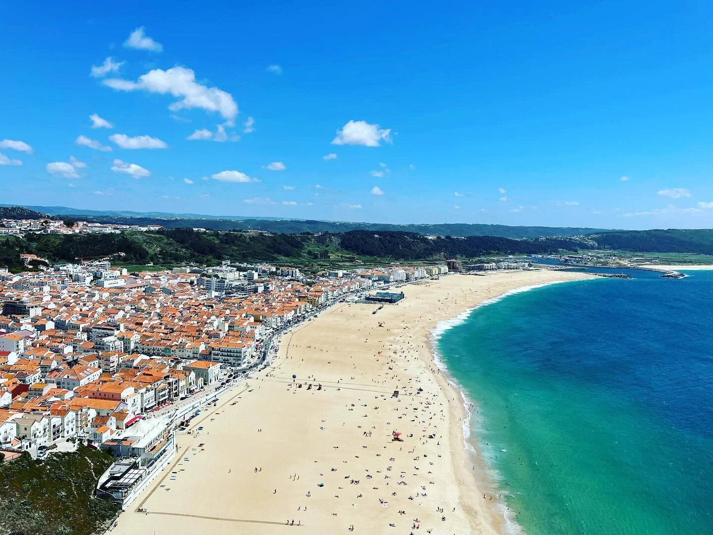 Beautiful Nazare beach! A quick drive from the farmhouse. Dream!