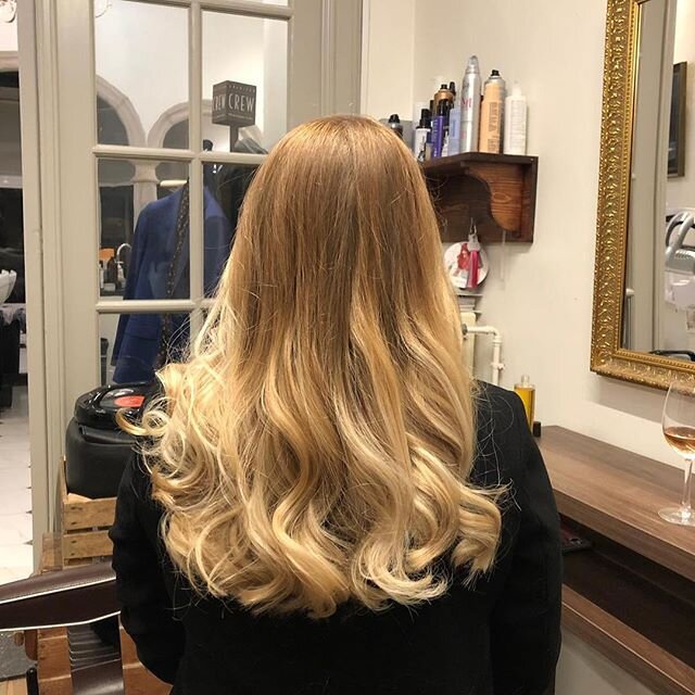 No filter needed 🔥🔥 #ombrehair  #ombrebalayage #revlon #hairstyle #hairart #hairartist #barbelle #temse 💇🏼&zwj;♀️✂️