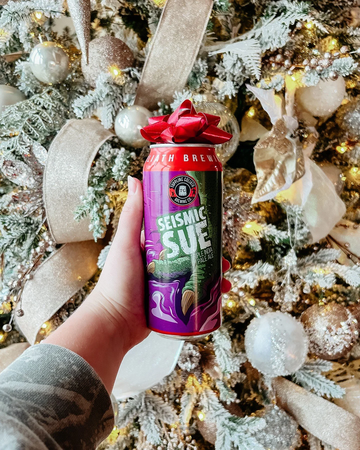 Seismic Sue is back! 🙌 🦖 

Seismic Sue is the triple IPA version of the beloved Citra-hopped Pseudo Sue. Colossal notes of mango, orange, and pineapple with a grapefruit bite at the end.

Headed to 15+ states! 🍻