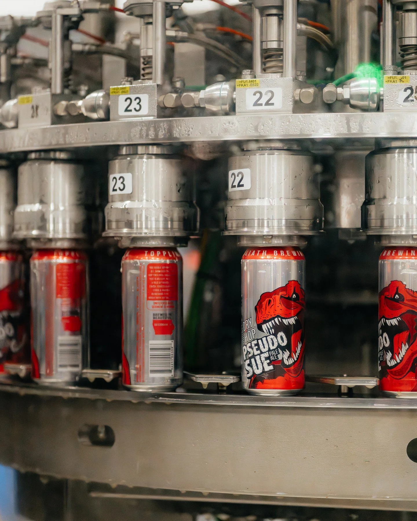 Back on the line. 👀 

Coming to stores near you, DDH Pseudo Sue is returning! This double dry-hopped pale ale showcases the Citra hop for a well balanced beer that is delicate in body with a mild bitterness in the finish. Ferocious aromas of citrus 