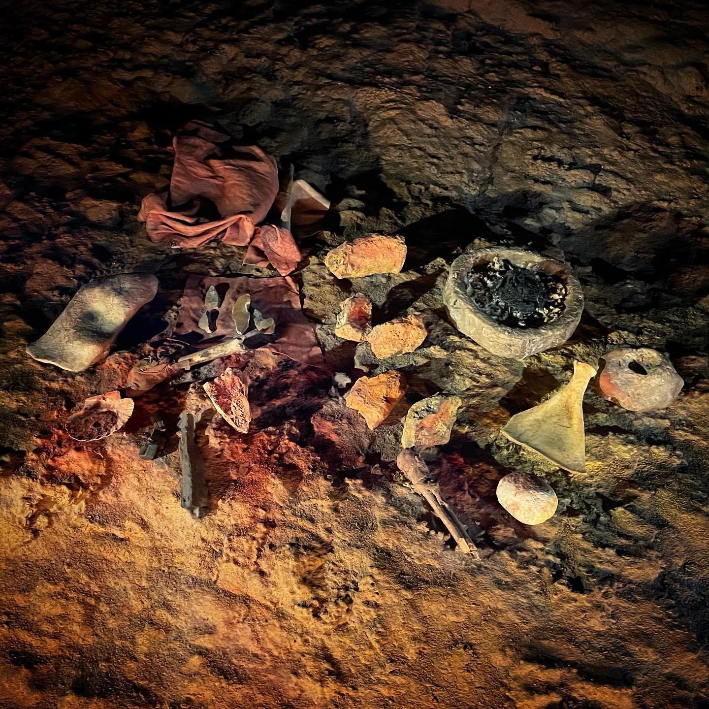 Paleolithic Art Toolkit.

Entering deep into a cave to create symbolic art required preparation and planning.  It was not as simple as you might think.

Paleolithic artists likely entered a cave many times to study the spaces, surfaces and vantage po