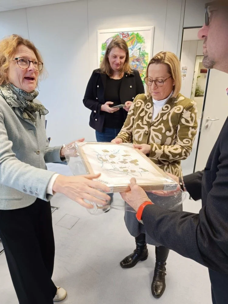  “Becoming Oxford”, a joint commission for myself and Anne Griffiths from Councillor Louise Upton, Lady Mayor of Oxford, as a gift to present to the Mayor of Bonn, one of Oxford’ twin cities. 