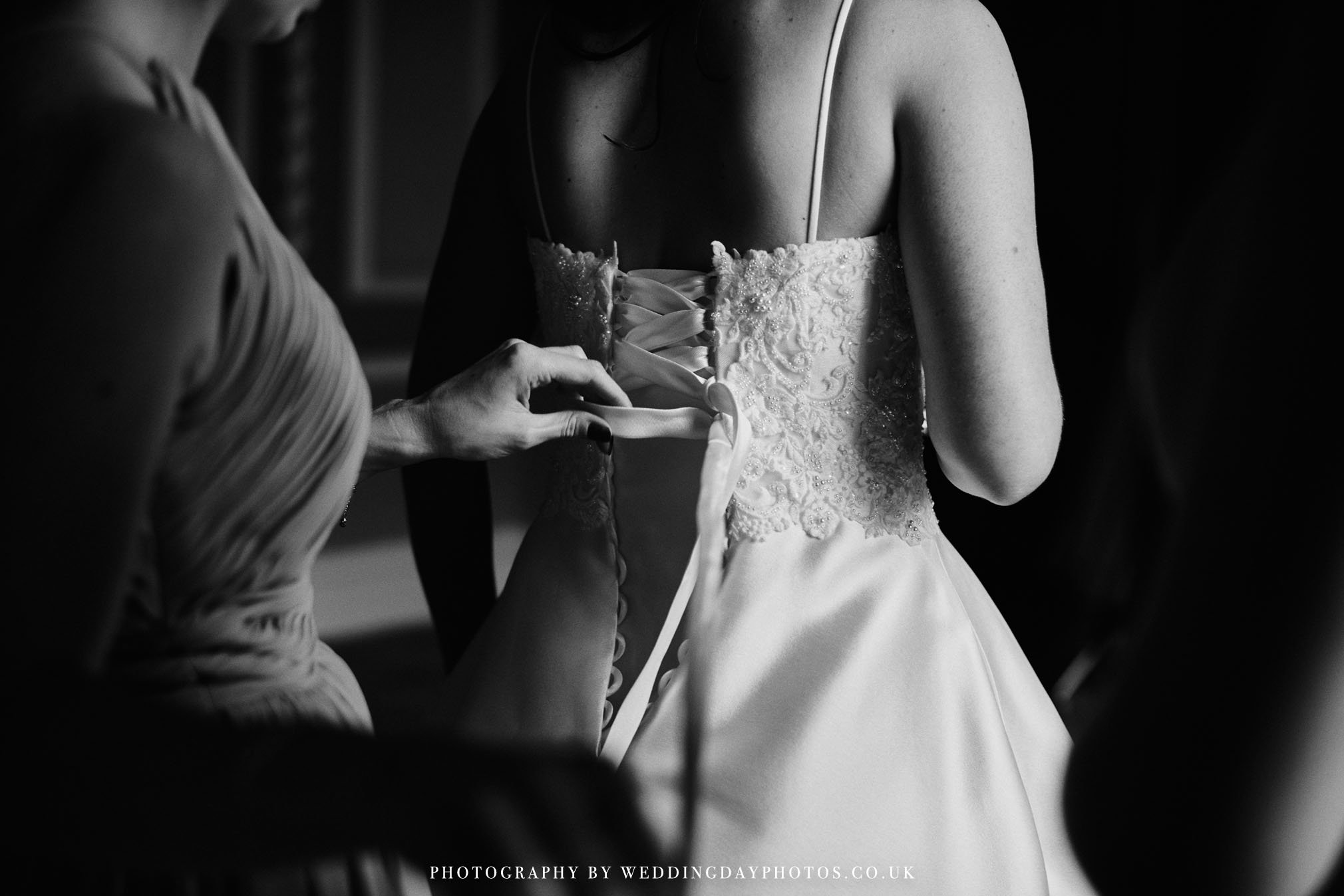 bridal preparations at manchester hall wedding