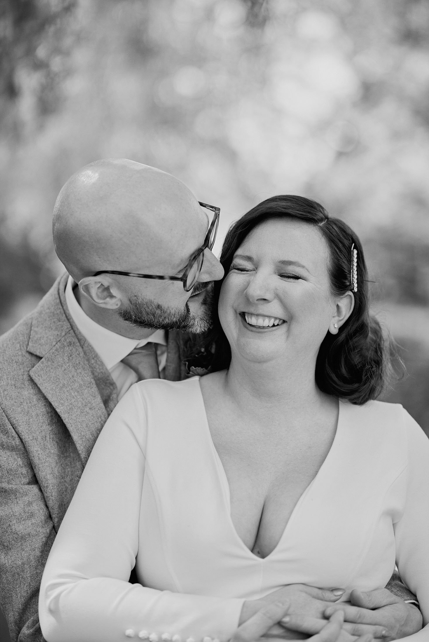 couple portraits outside Larkspur Lodge