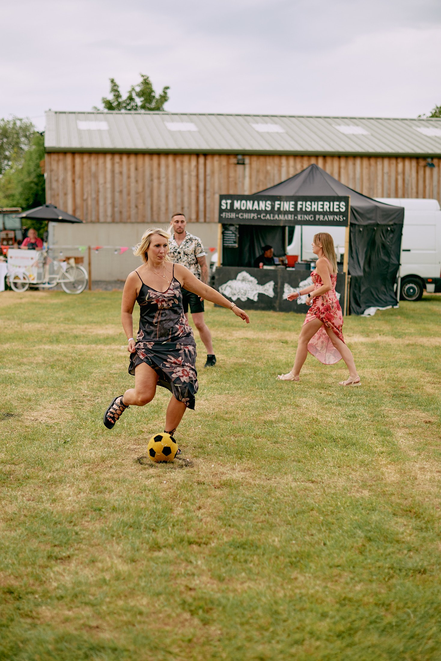outdoor games at festivals wedding