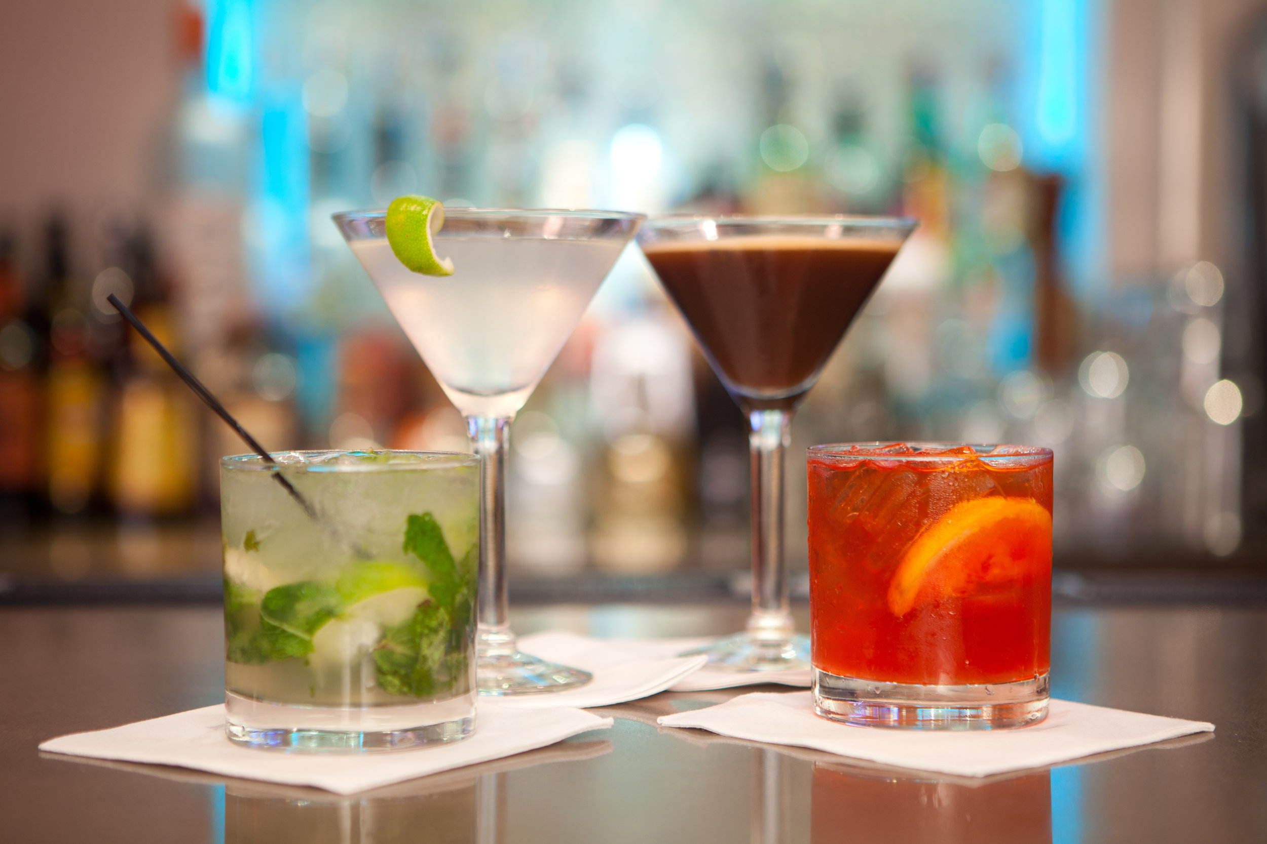 Let's Talk About the Wedding Cocktail Hour