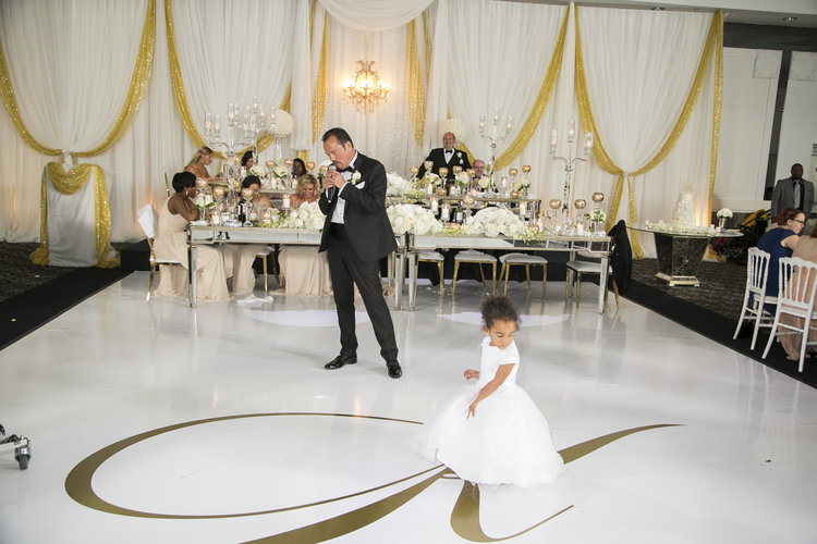 DO IT YOURSELF WEDDINGS: ENTERTAINING YOUR GUESTS ON YOUR OWN