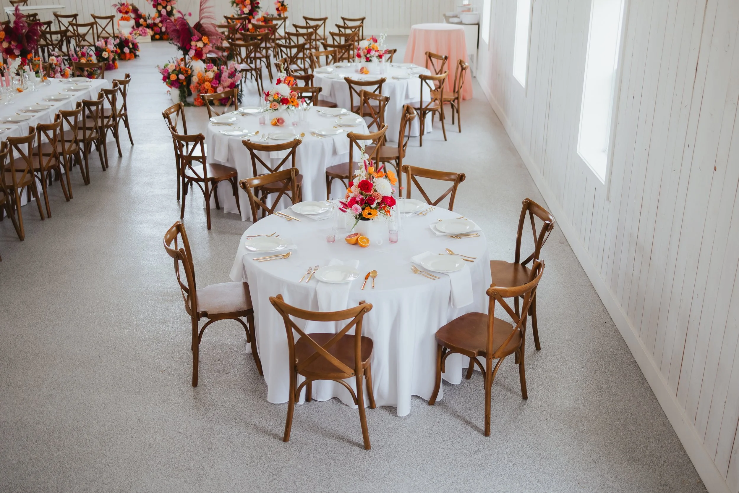 60 Inch Round Table
6 Guests Shown