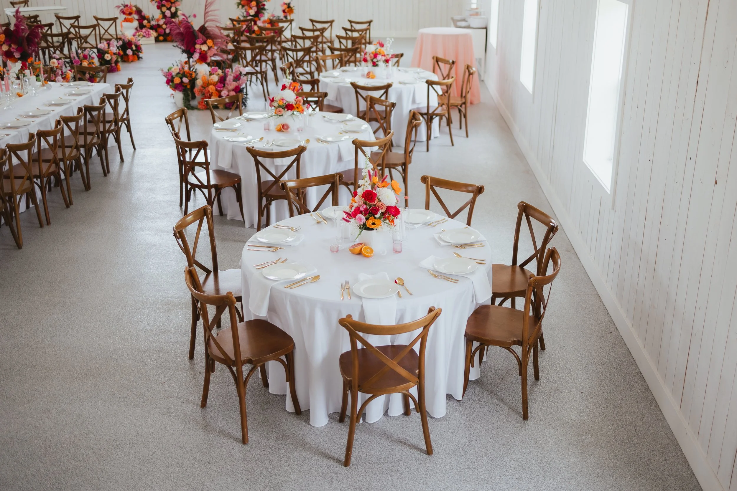 60 Inch Round Table
7 Guests Shown