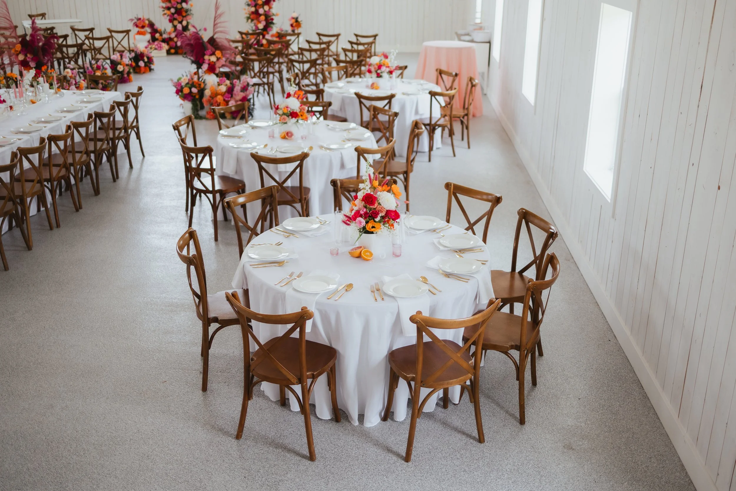 60 Inch Round Table
8 Guests Shown