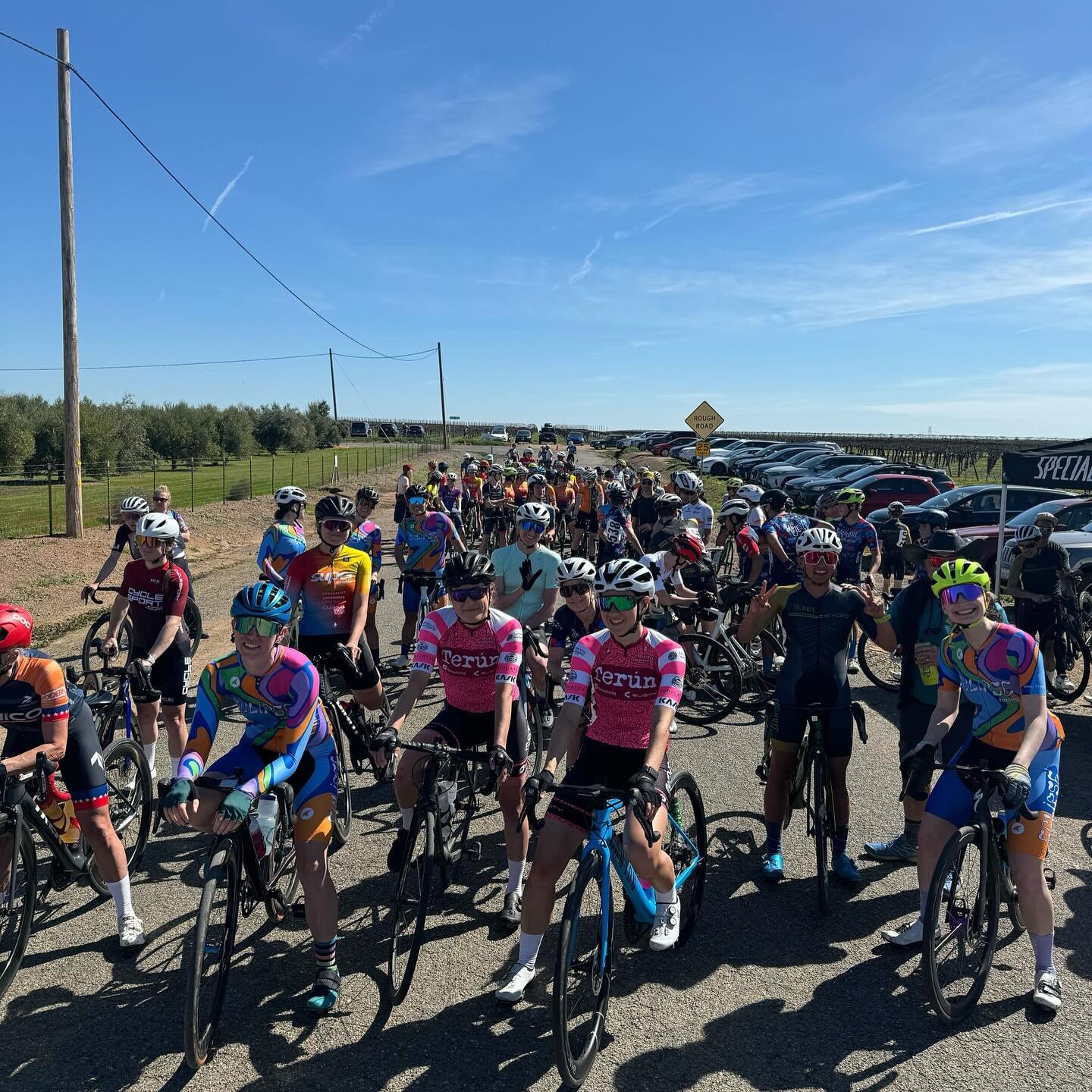 Weekend of sunny racing was *chef&rsquo;s kiss*☀️ 

Eva led the pack in 🥇 at Landpark Criterium while Stephanie, Pam, and Felicity kept the heat on. 

Then, Bariani brought even more excitement with Stephanie clinching 🥉 and Julie grabbing fourth! 