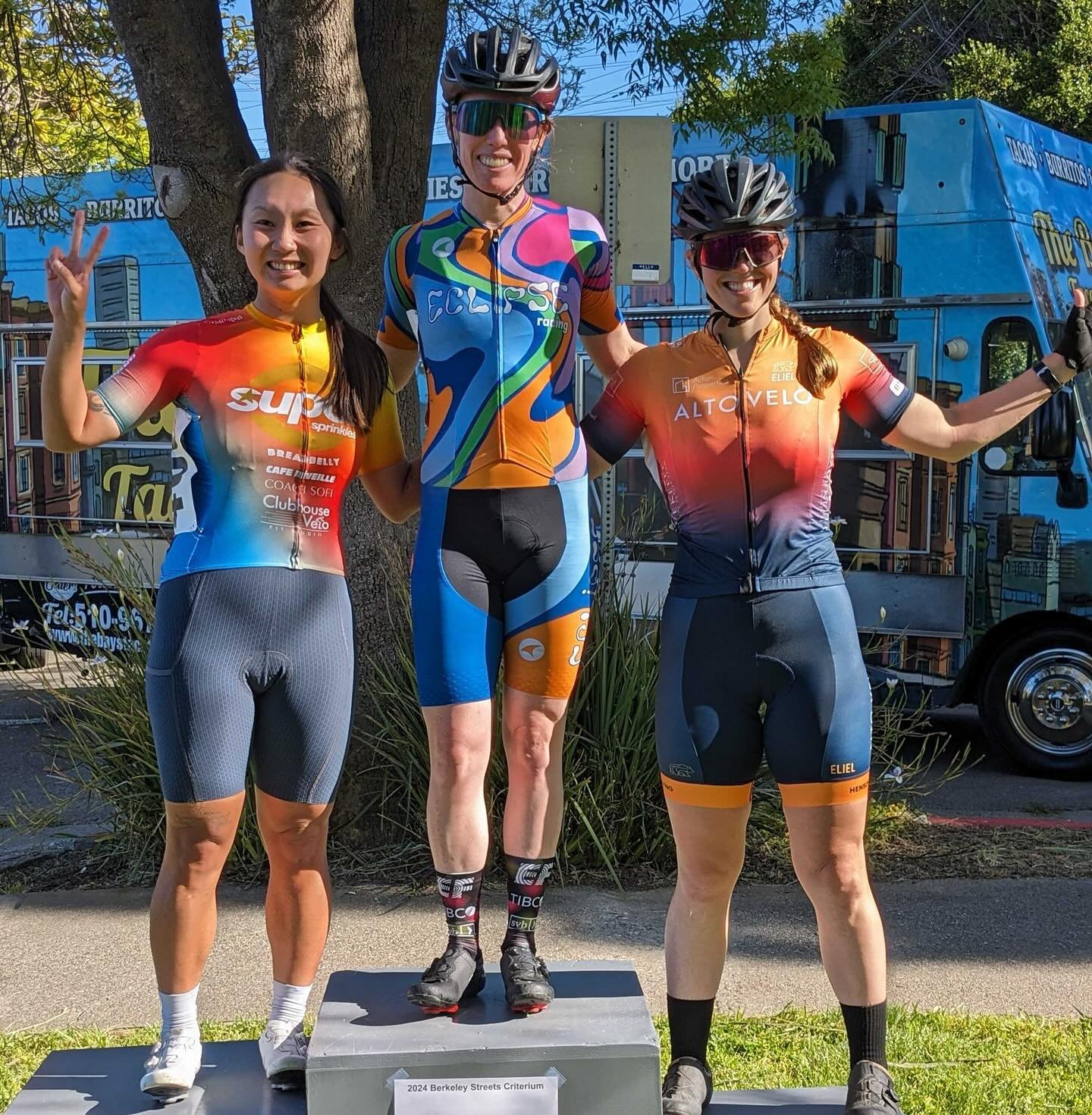 Congratulations to Stephanie for cranking out a W 🥇 at the @berkeleybike criterium this weekend and coming in 🥈 for the overall omnium.

The team came out to line up at the start and on the course. 🦺 We love a local race!