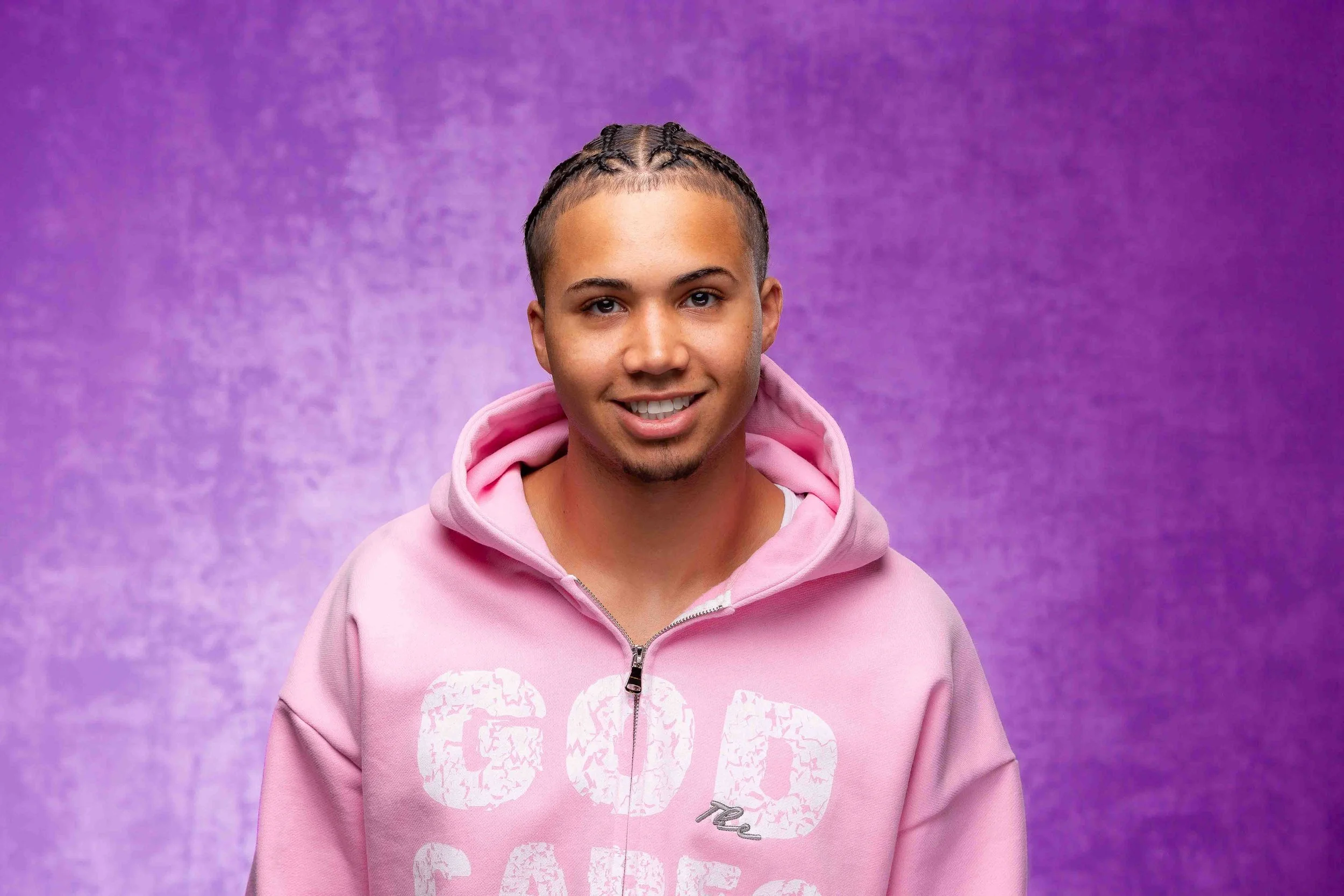 How Headshot Background Colors Shape Branding, Personality, and a Welcoming Experience