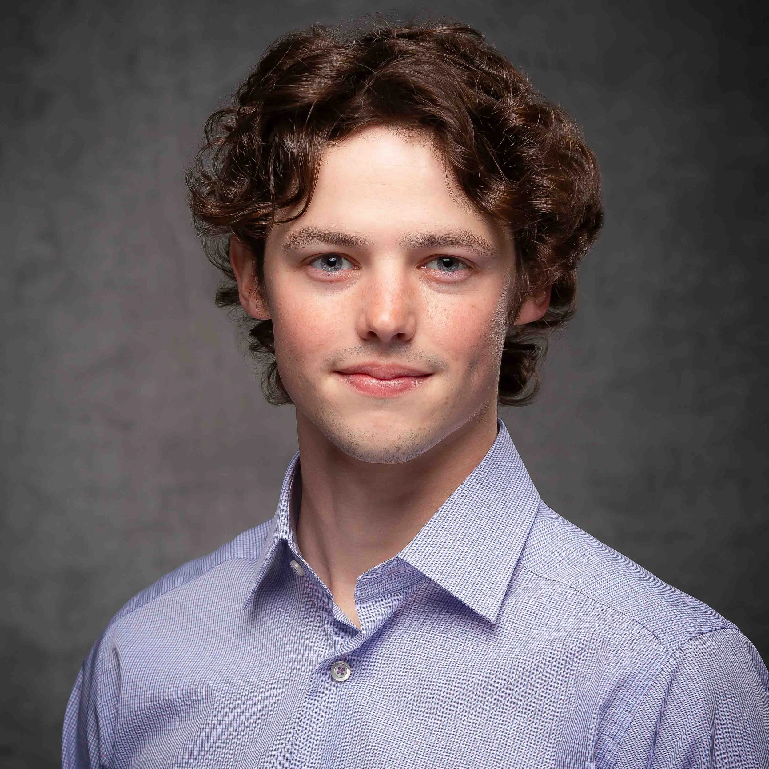 Trade Show Headshots: Why They Attract More Booth Traffic