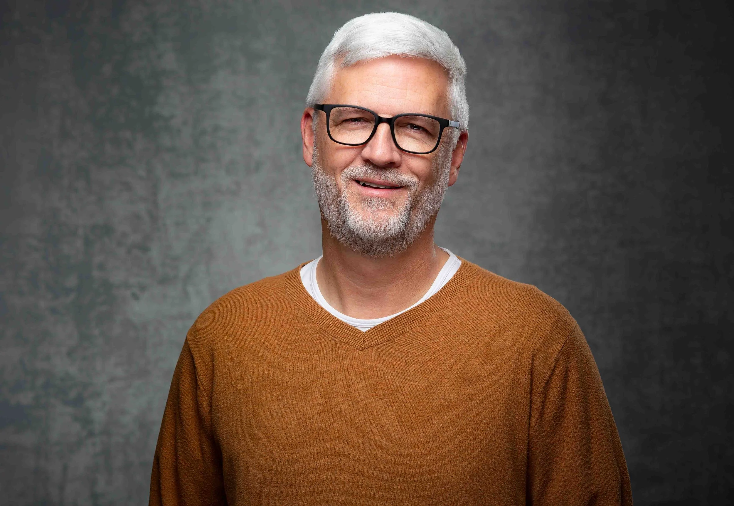 Why Your Brokerage Headshot Should Not Be Your LinkedIn Headshot