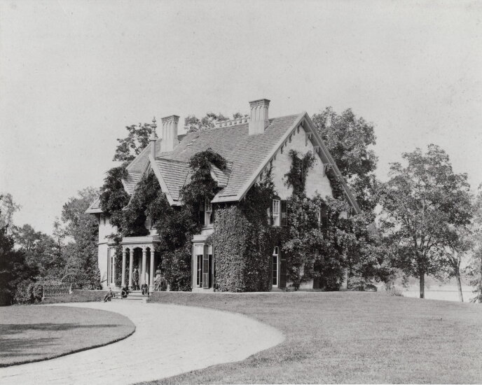 Anneswood. Former mansion of John Hunter III, grandson of John Hunter of Hunter Island. Located in southern section of Park. Became Kane’s Hotel in Casino in 1919. Burned down in 1939. (Research: Jorge Santiago. Photo: Bronx County Historical Society