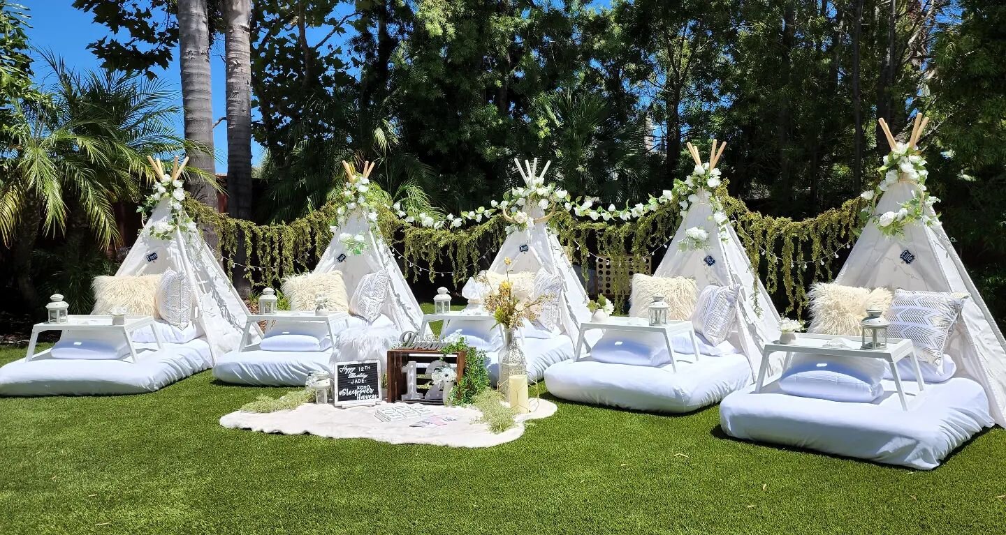 Happiest Birthday to Jade! 

We hope she had a blast ♡ 
With her outdoor teepee sleepover ♡

They chose our indoor sleepover in Boho Chic with our premium package. And they chose to sleep under the stars! I love it. 

Nook the same by heading to slee