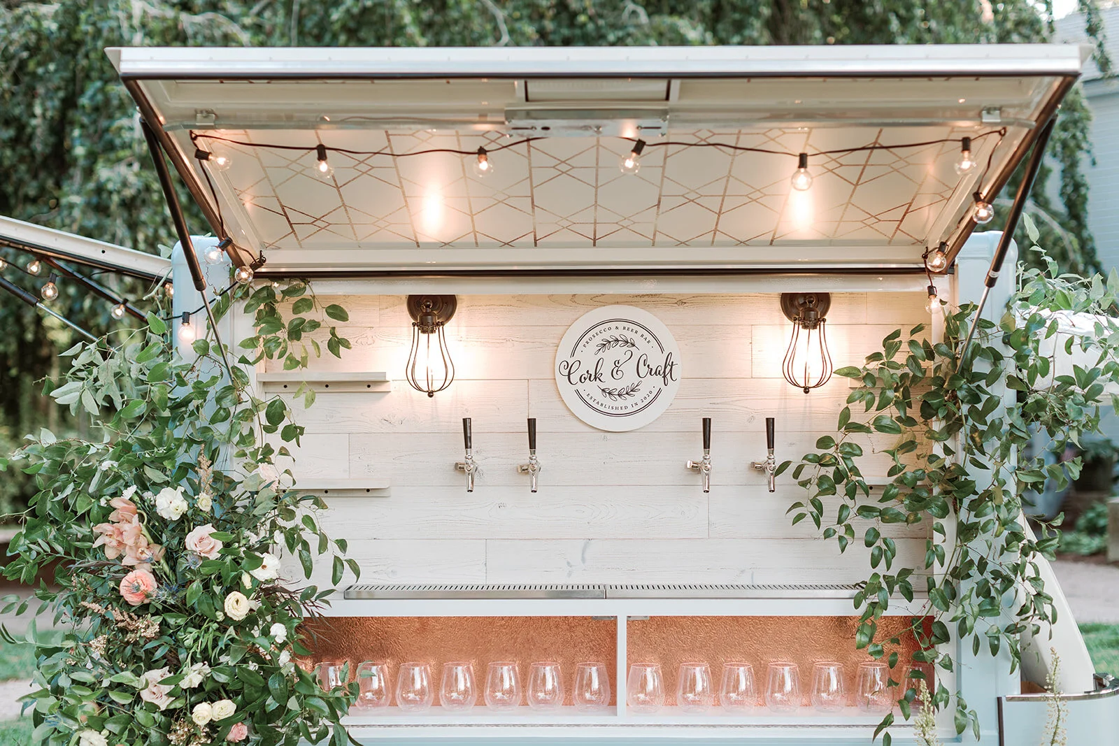 Homepage Booking Picture and booking banner .JPG