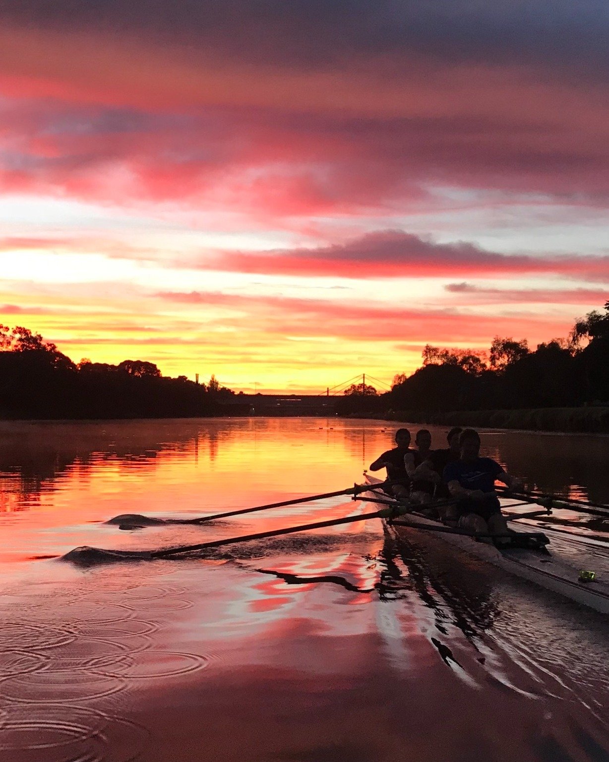 🌺 Join the Barwon Rowing Club this ANZAC Day for the mid-morning ANZAC service, honouring our serving, previous and fallen heroes, and the annual Richardson Cup scratch regatta 🌺

This Thursday, the Barwon Rowing Club and Corio Bay Rowing Club will