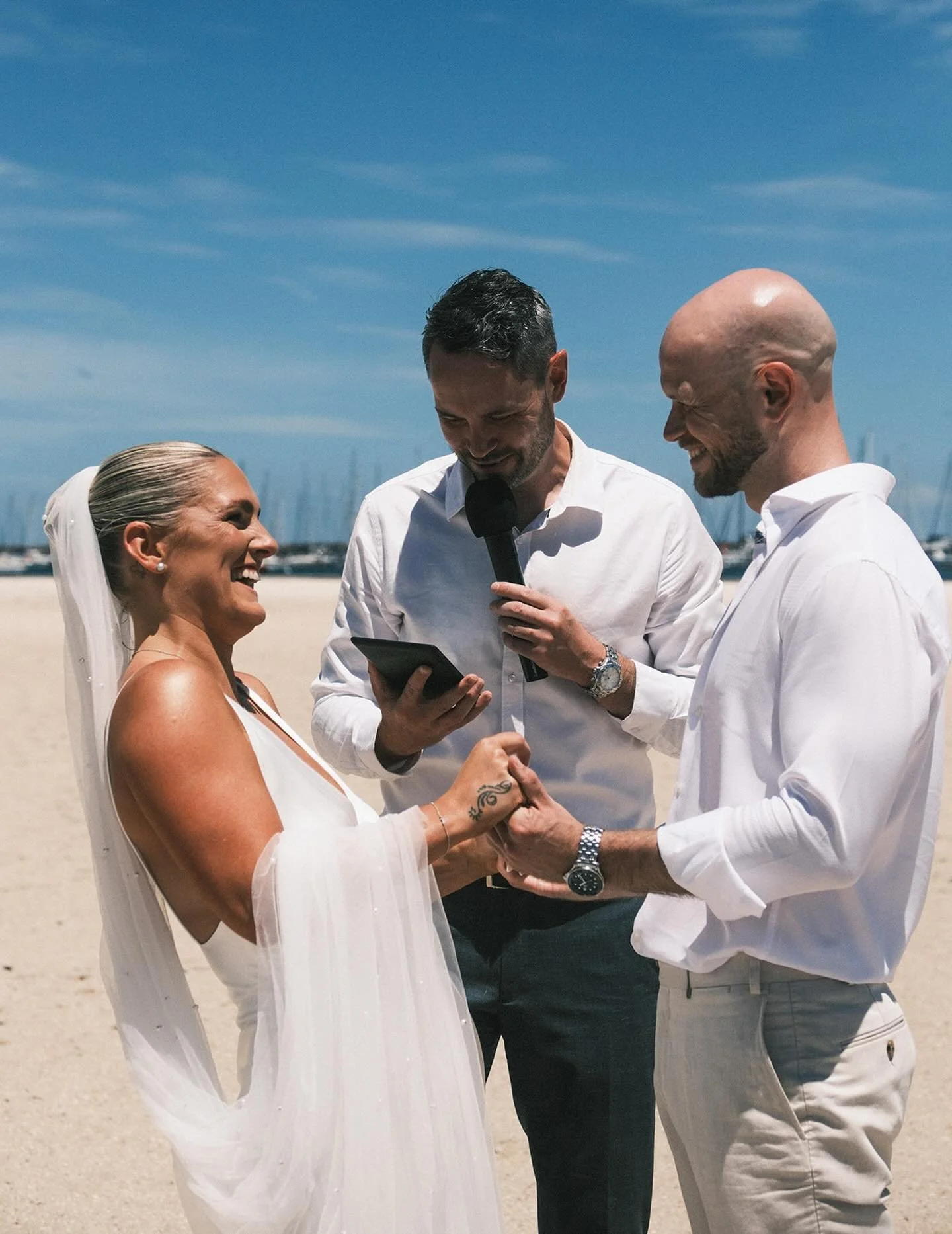 Beach laughs (the best kind) with Gemma &amp; Finn☀️ 🏖️ 

Also, how is it mid April already!?!? 

The rest of the month is still pretty bananas for me with things starting to calm down in May and then a tiny break in June.

It&rsquo;s been another v