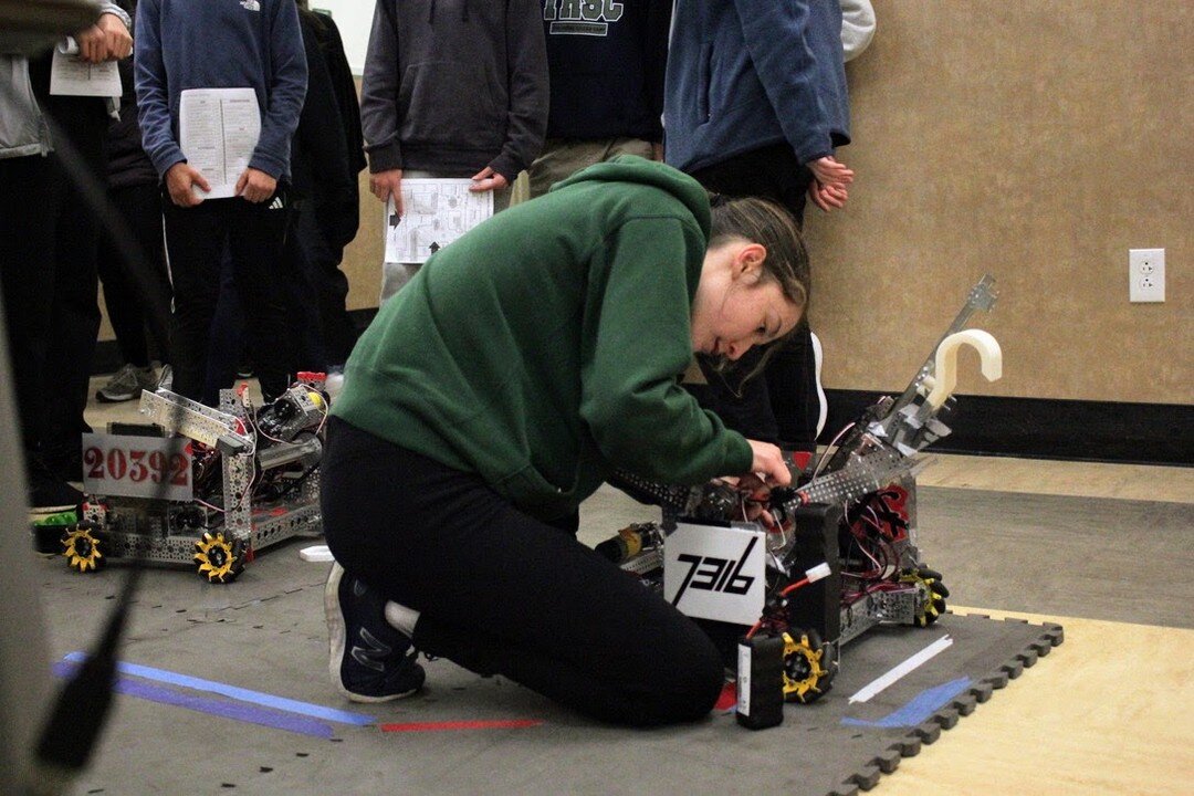 We've been working so hard to prepare for our last regional competition of the year! We can't wait to compete at the Arizona East Regional this week. .🐾
#omgrobots #frc #firstinspires #ironpanthers #robots #stem #robotics