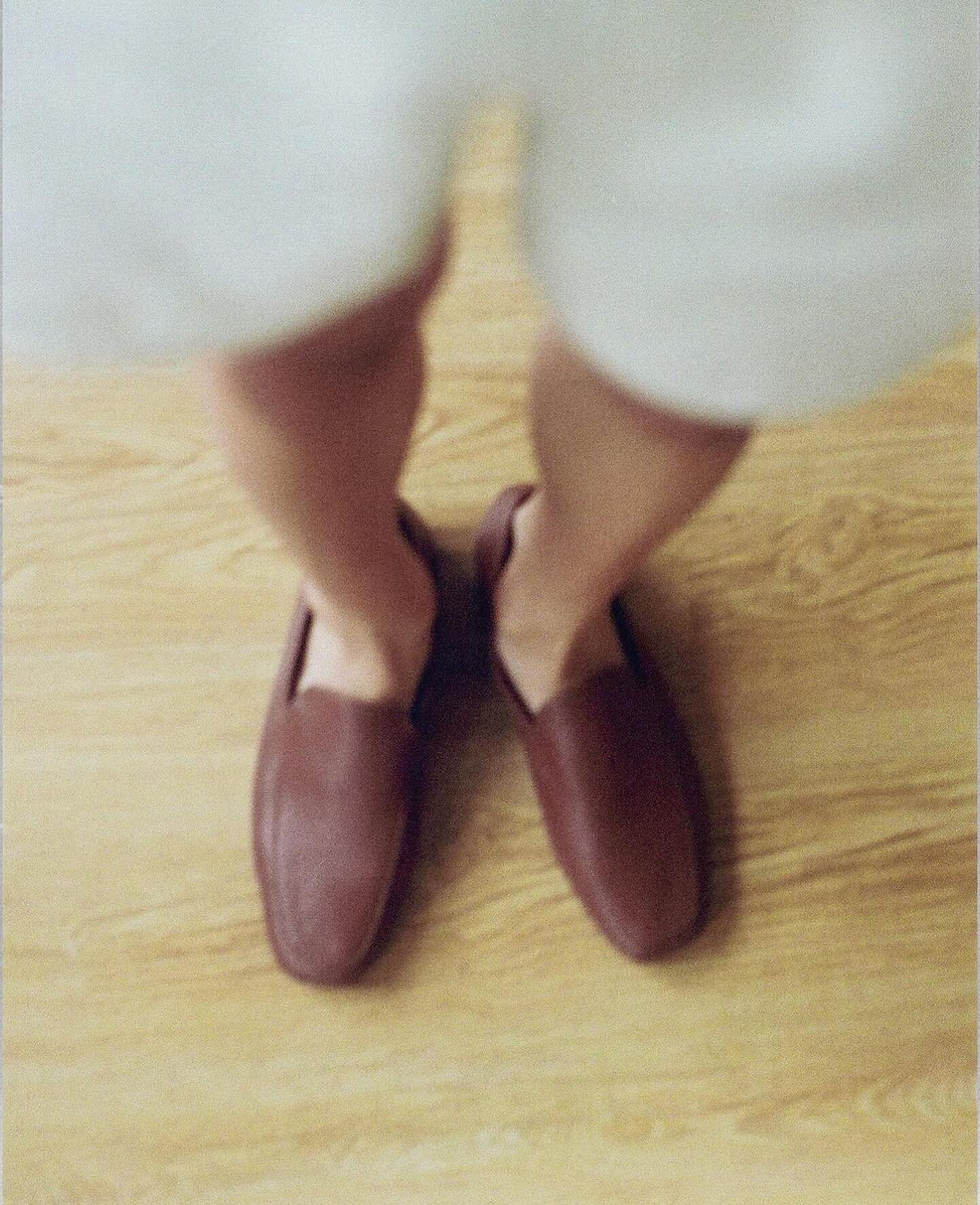 The Amadeo Hazelnut is a catch. 👀 Aupr&egrave;s shoes are perfect for any occasion, season, or mood. Click the link in the bio to explore the brand&rsquo;s gender-neutral collection. 💞
 photo by: @hubertyang 

#aupres #aupresshoes #madeinportugal #