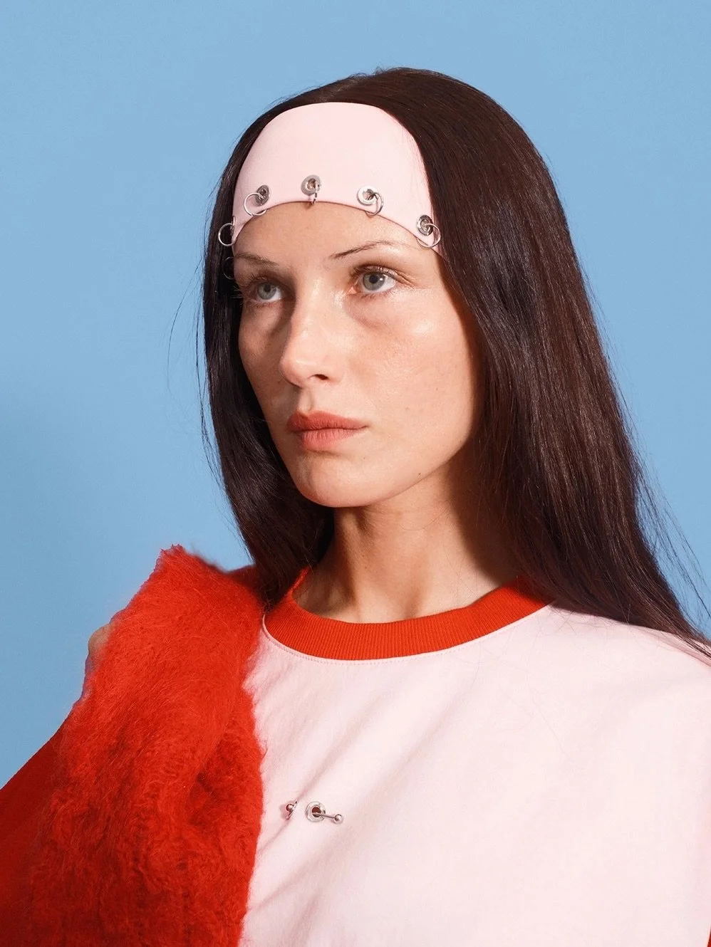 KkCo is an unconventional apparel brand focused on community and versatility, blending genders and styles with sports and functional fabrics. The brand emphasizes quality by partnering with sustainable, family-owned factories and minimizes waste by r