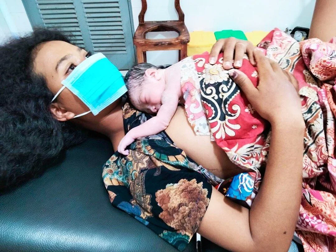 The most joyous start to 2022 with the safe delivery of a beautiful baby girl &hearts;️🤗☀️ 

Dr Rany and Nurse Maly were visiting the remote Troy health clinic on a branch of the Tonle Sap River to continue training local mid-wives and distribute vi